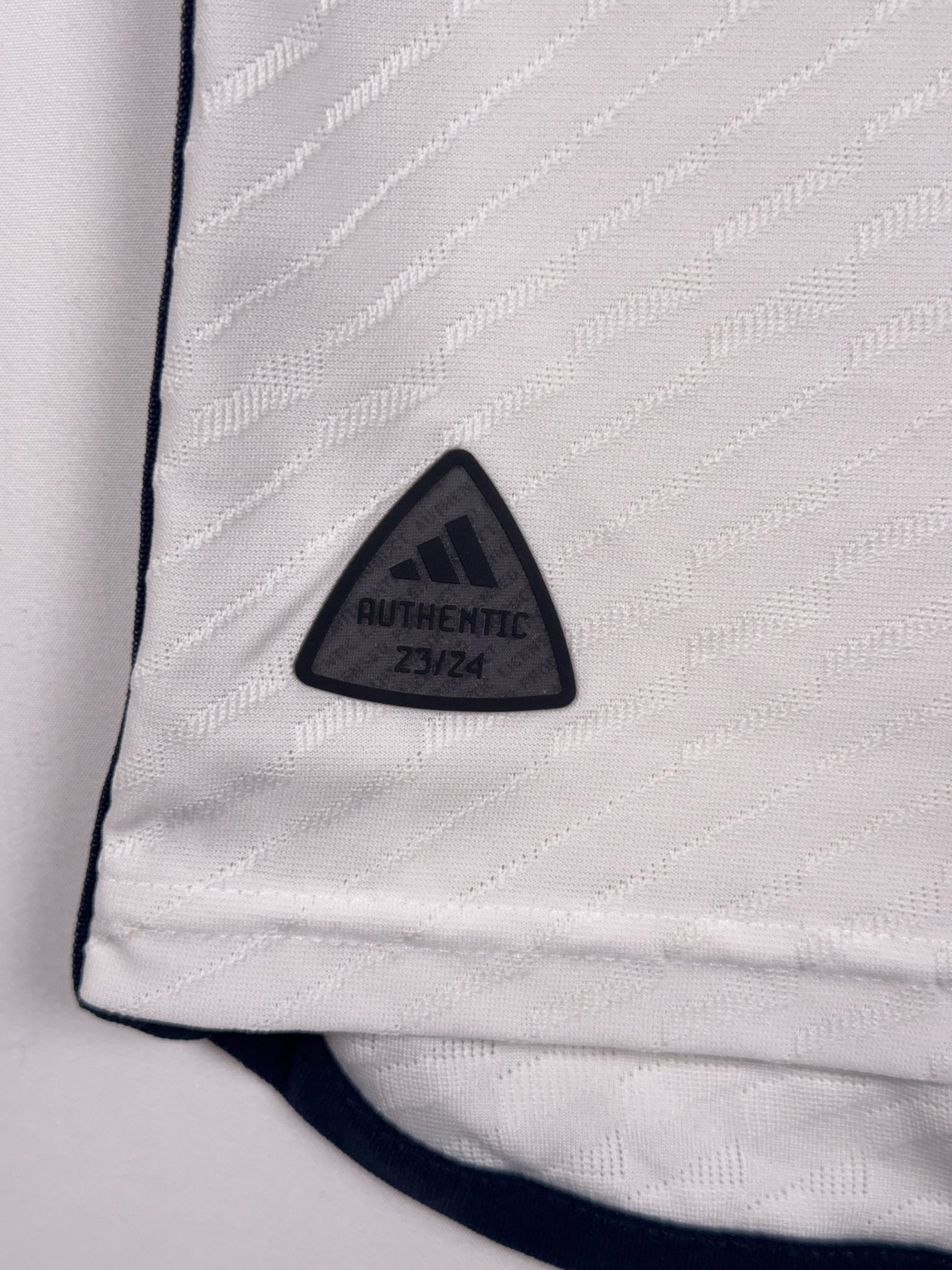Real Madrid 2023/24 Toni Kroos #8 HEAT.RDY Home Shirt - XL
