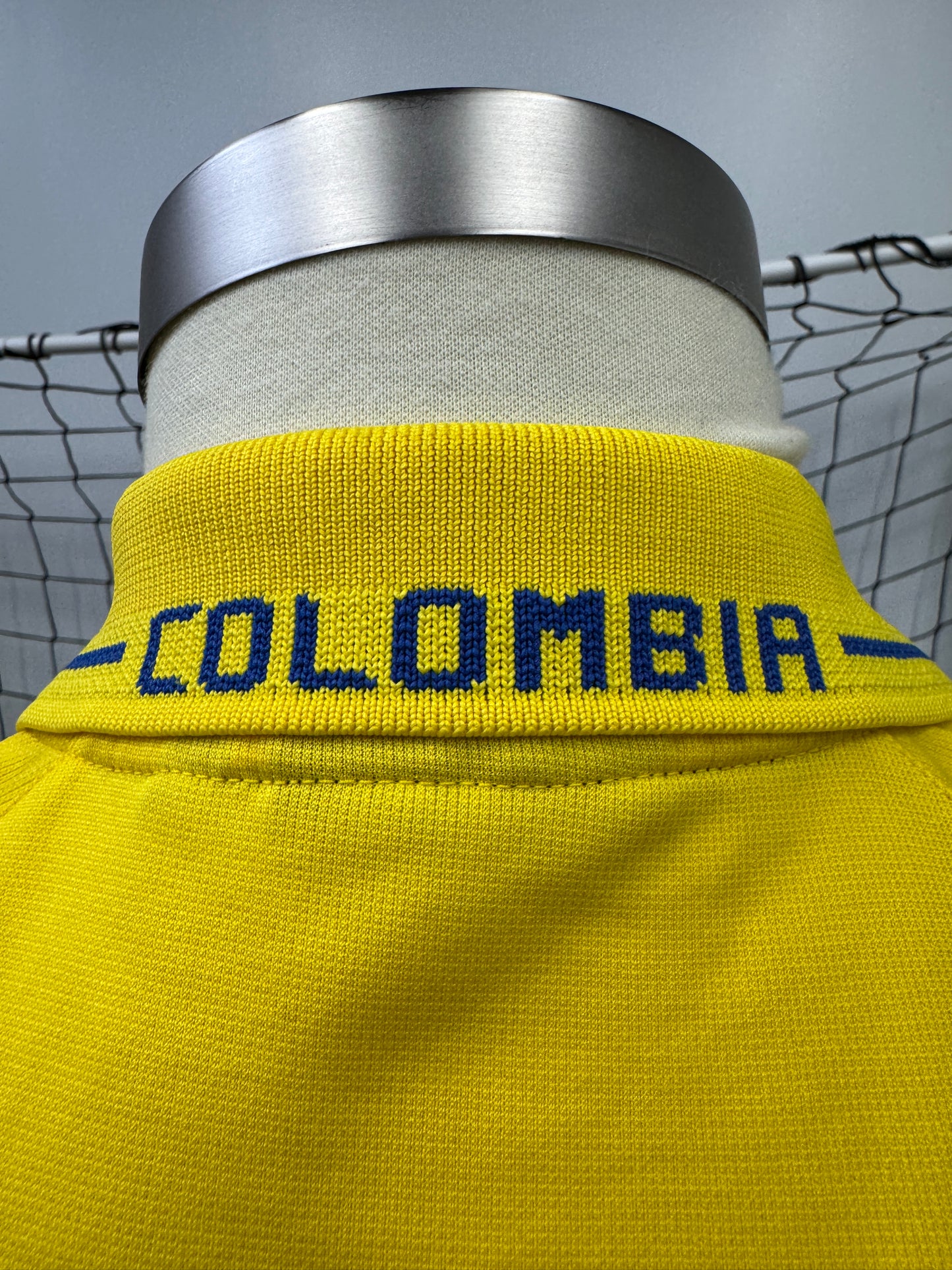 Colombia 2003 Home - M