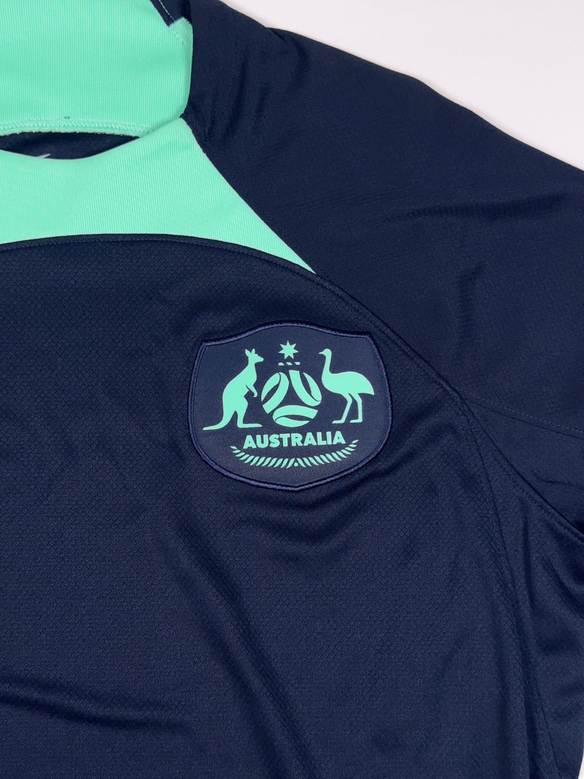 Australia 2022/23 Away Shirt - M