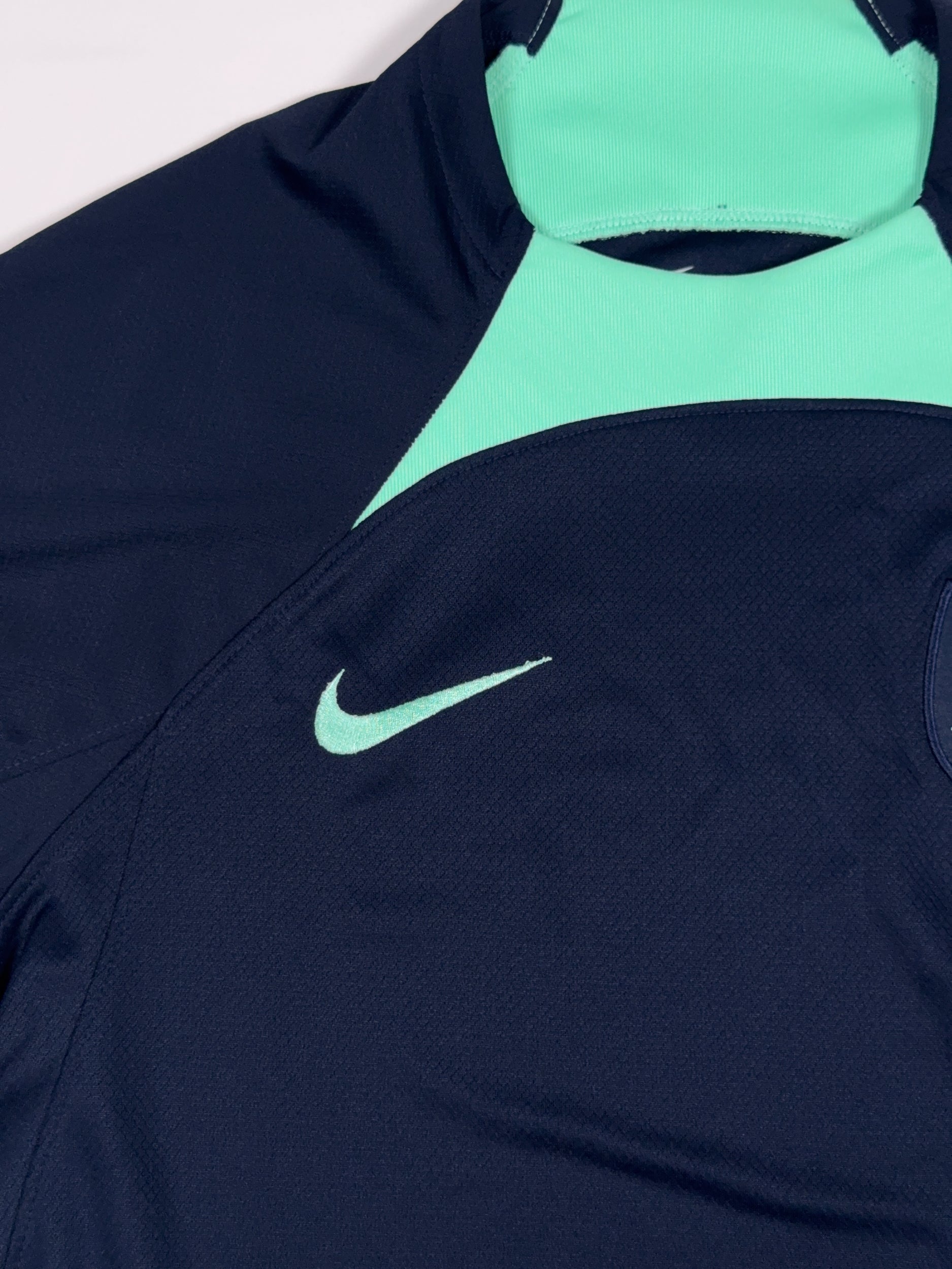 Australia 2022/23 Away Shirt - M