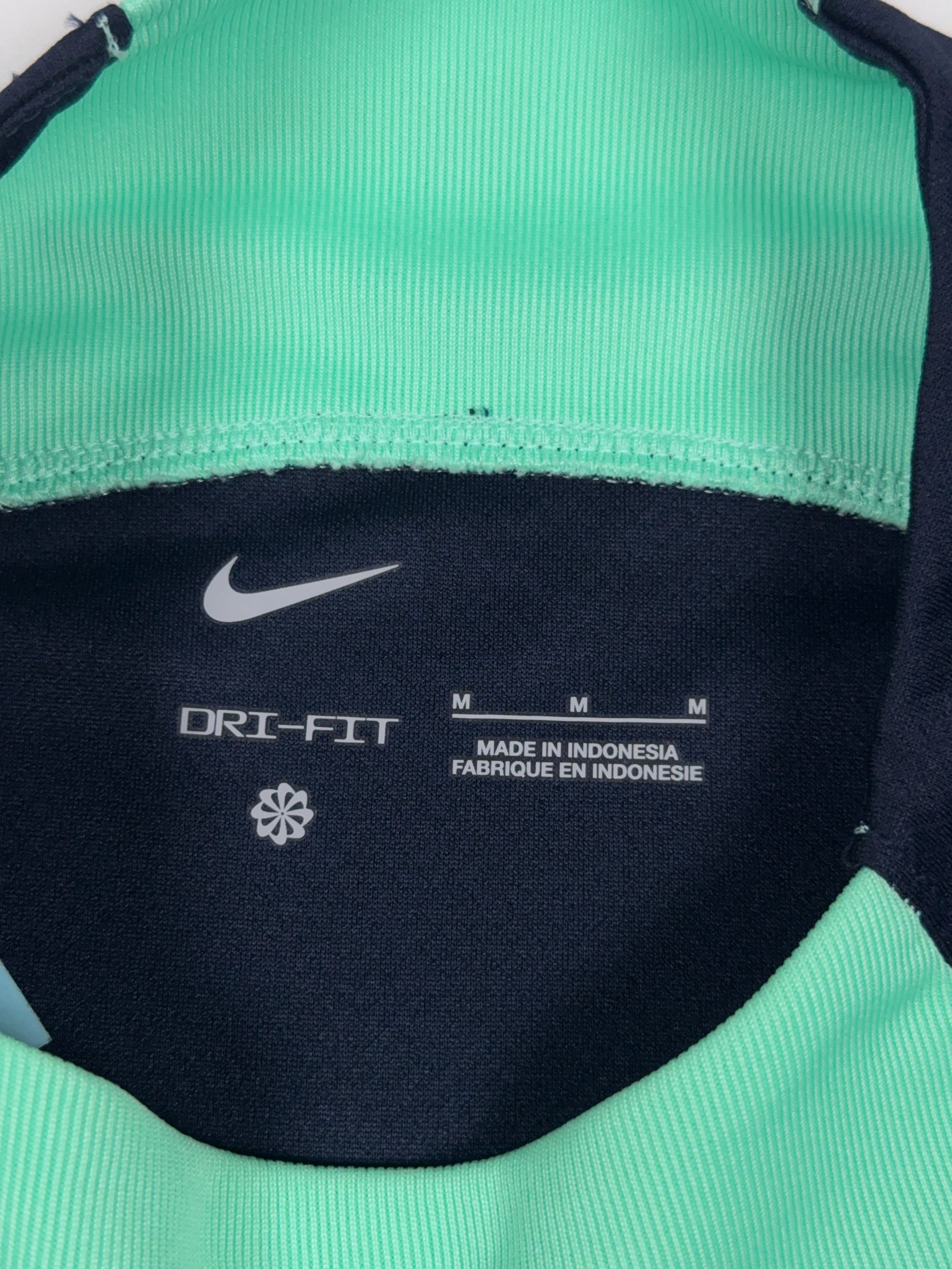 Australia 2022/23 Away Shirt - M