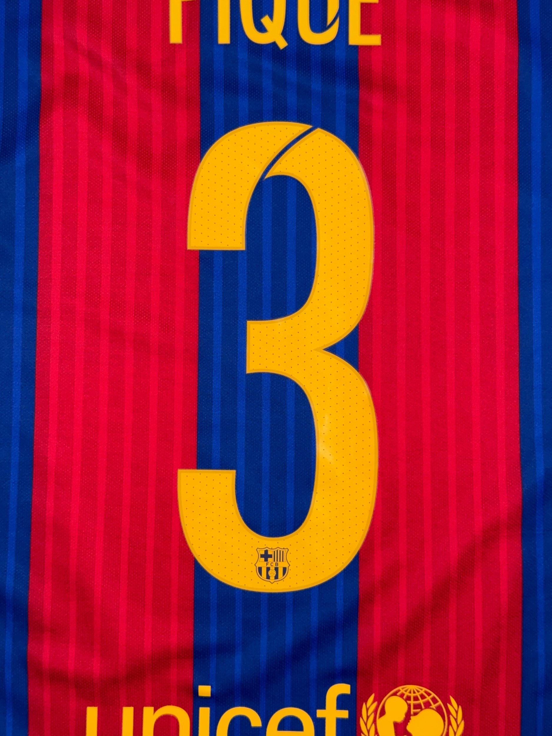 Barcelona 2016/17 Gerard Pique #3 Home Shirt - L