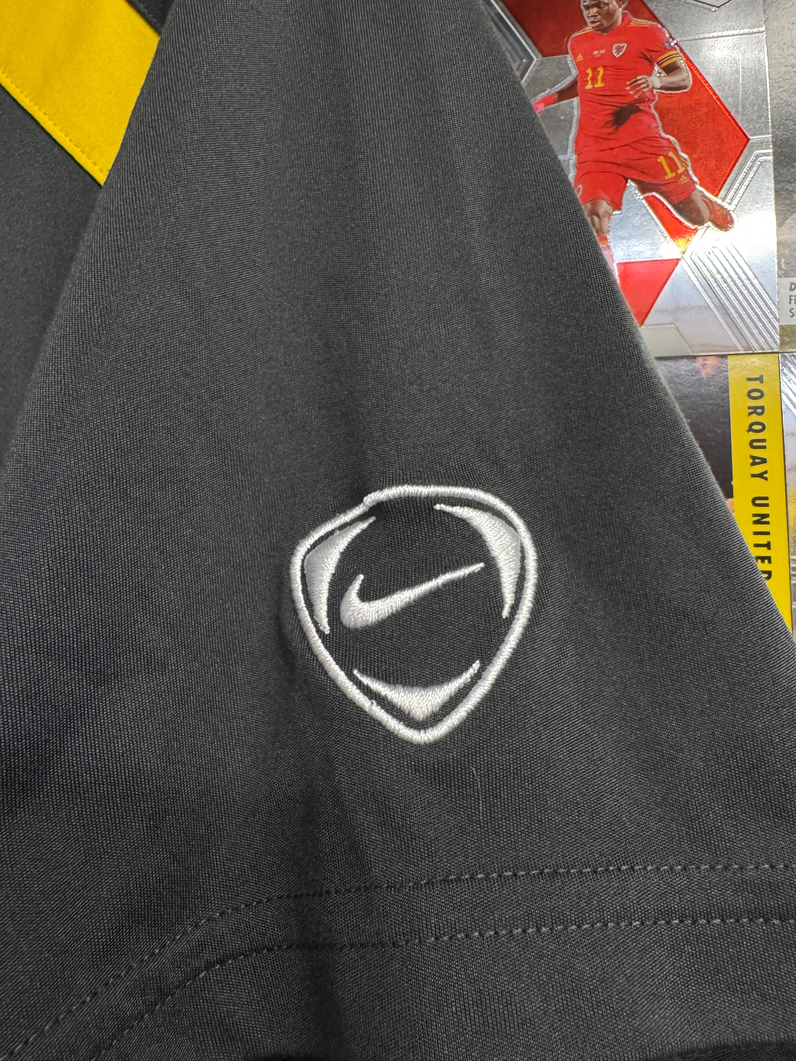 Arsenal 2004/05 T90 Training Shirt | Retro Screamers