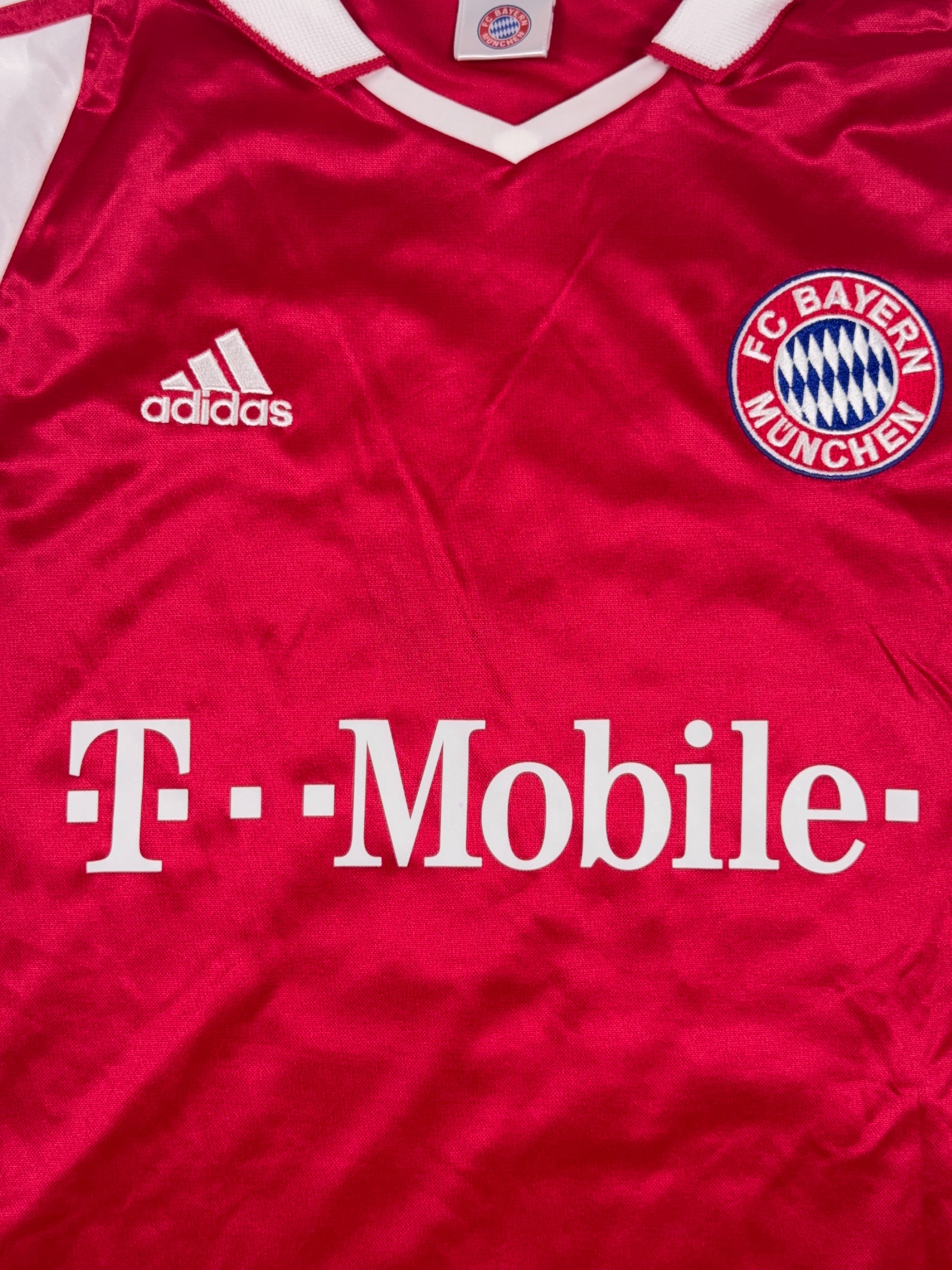 Bayern Munich 2003/04 Roy Makaay #10 Signed Home Shirt - L