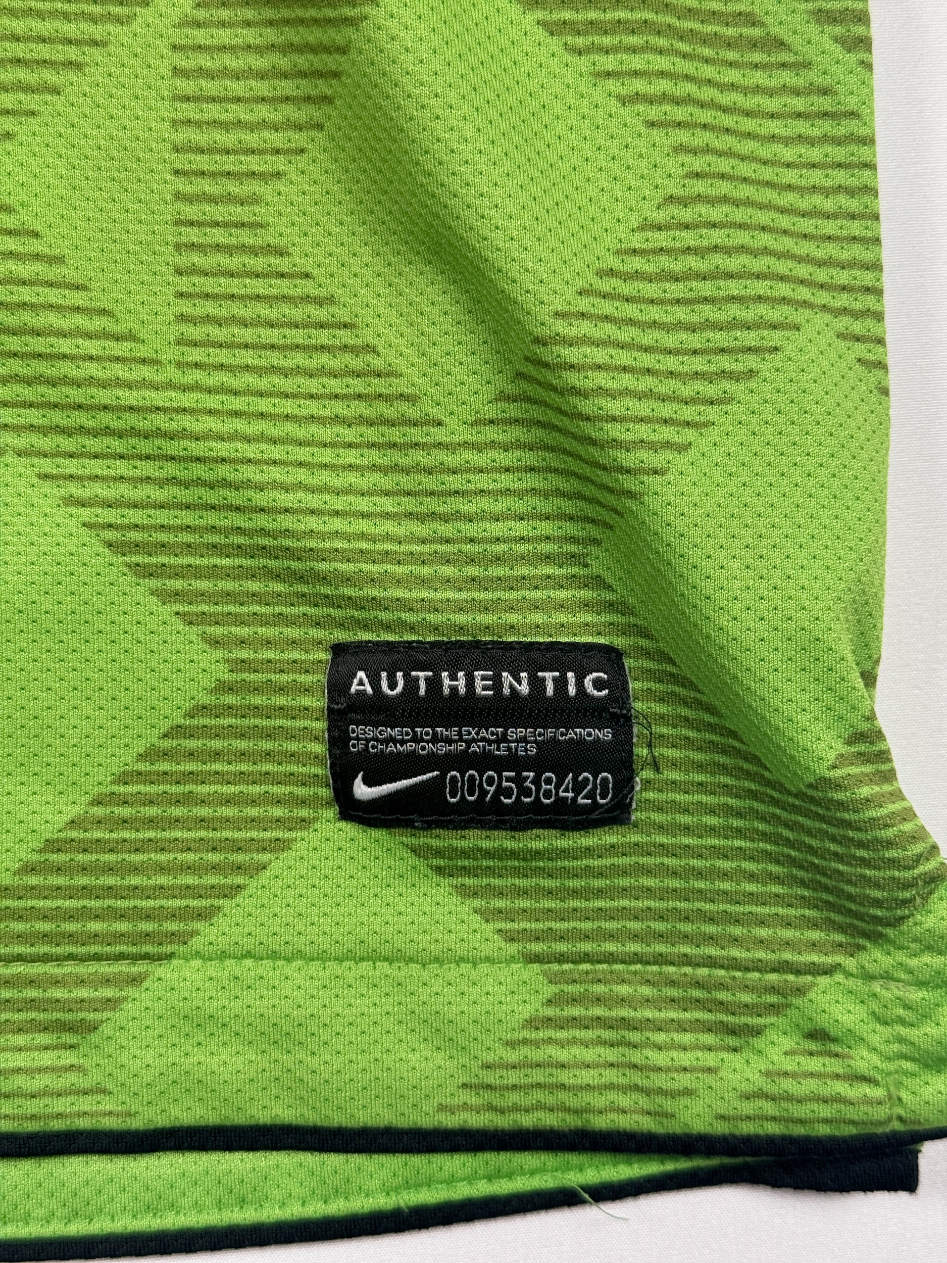 Celtic 2010/11 Away Shirt - M