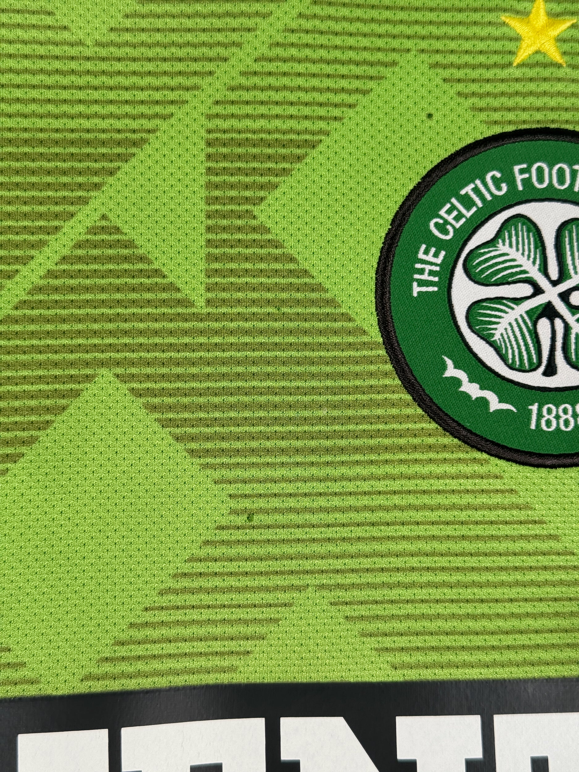 Celtic 2010/11 Away Shirt - M