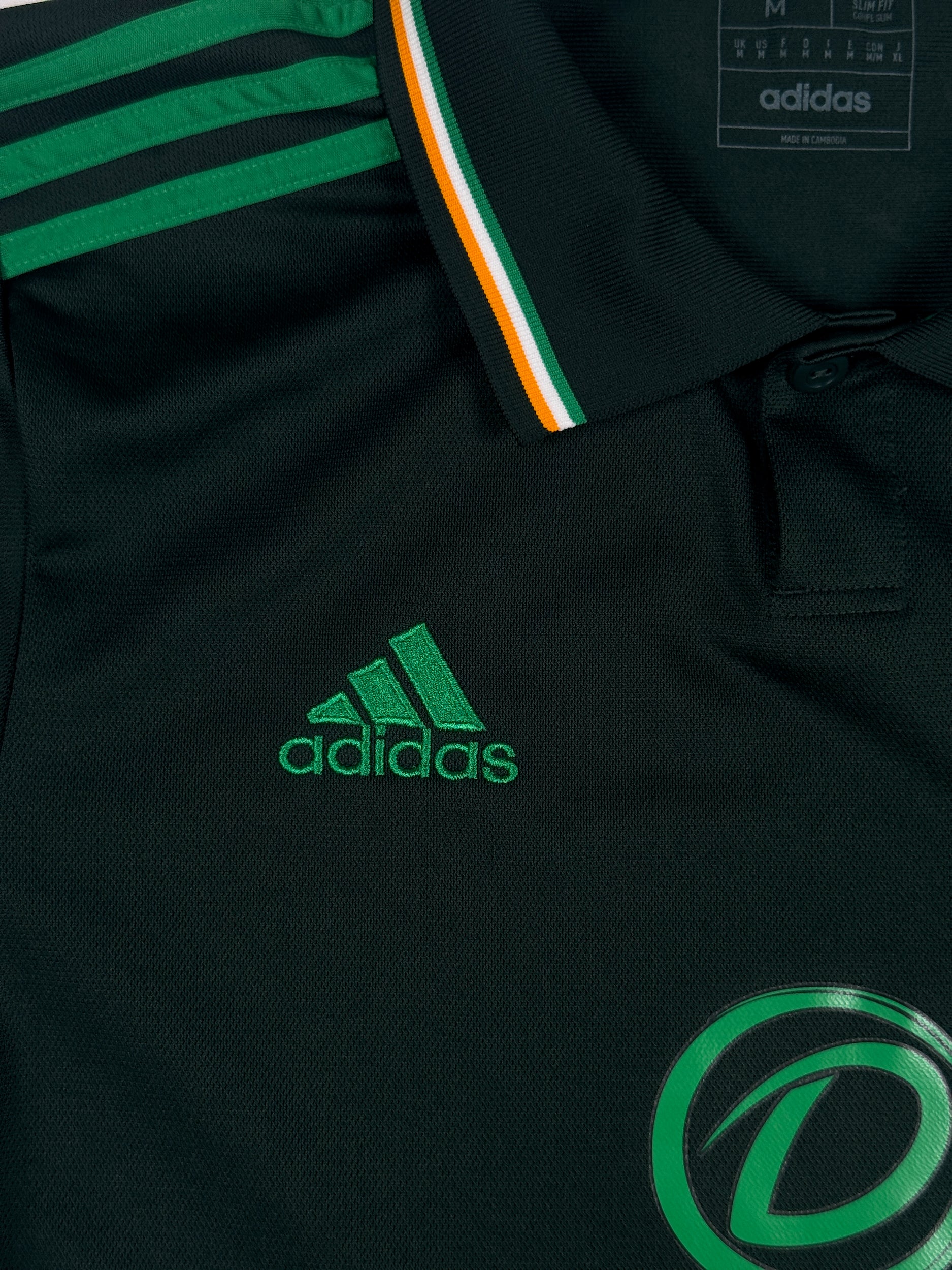 Celtic 2022/23 Fourth Shirt - M
