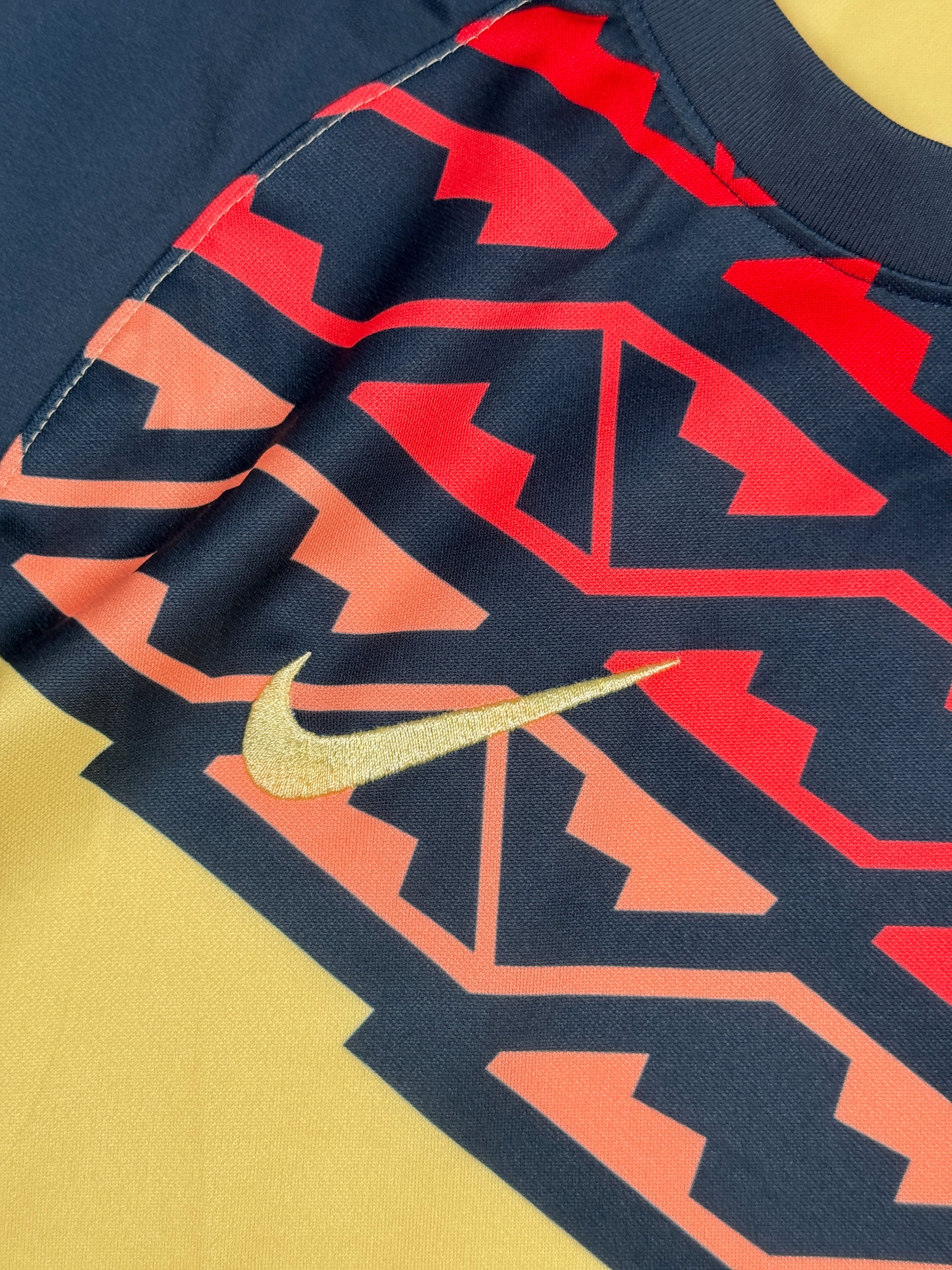 Club America 2021/22 Home Shirt - L