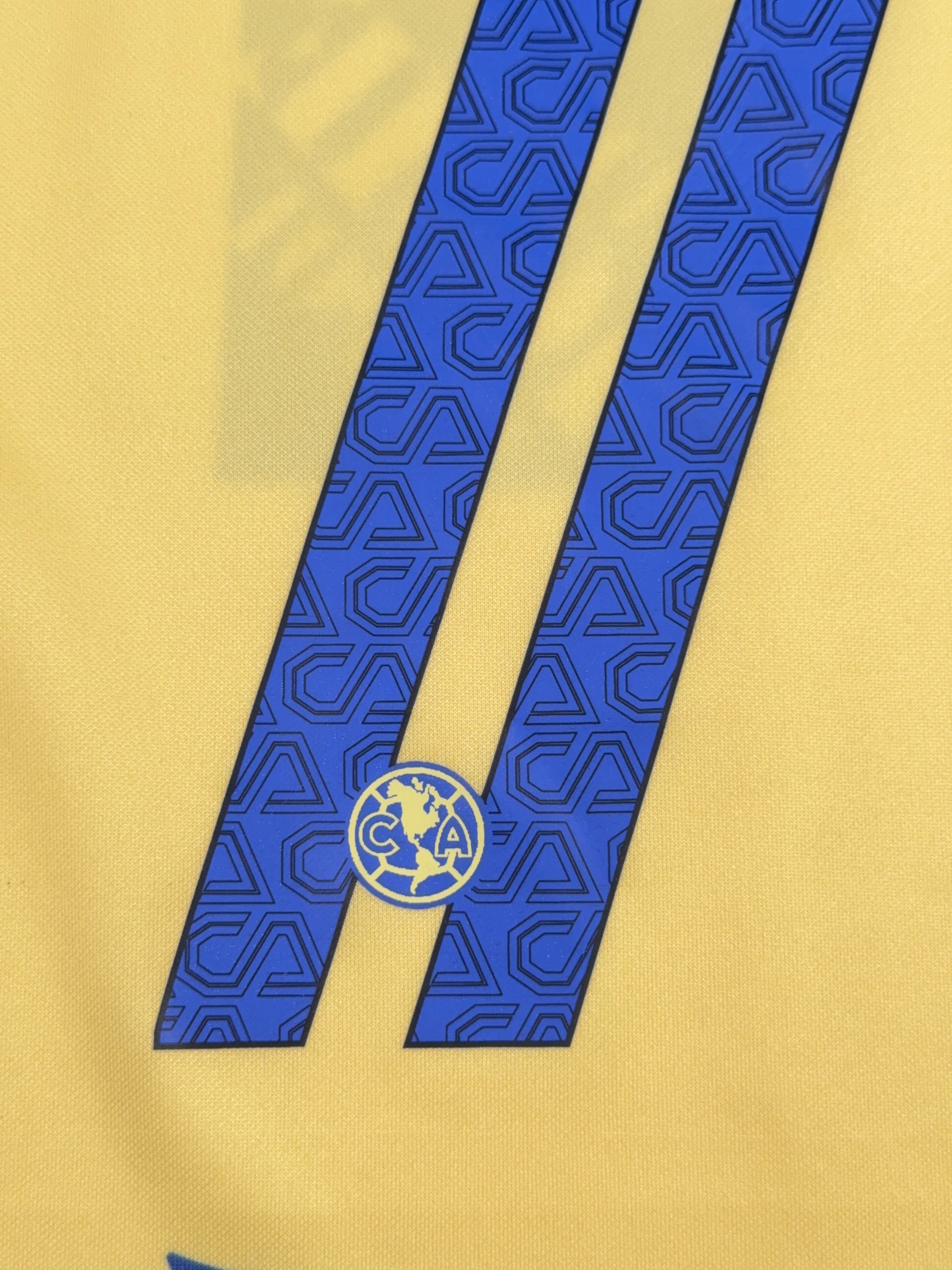 Club America 2022/23 Brian Rodriguez #7 Home Shirt - M