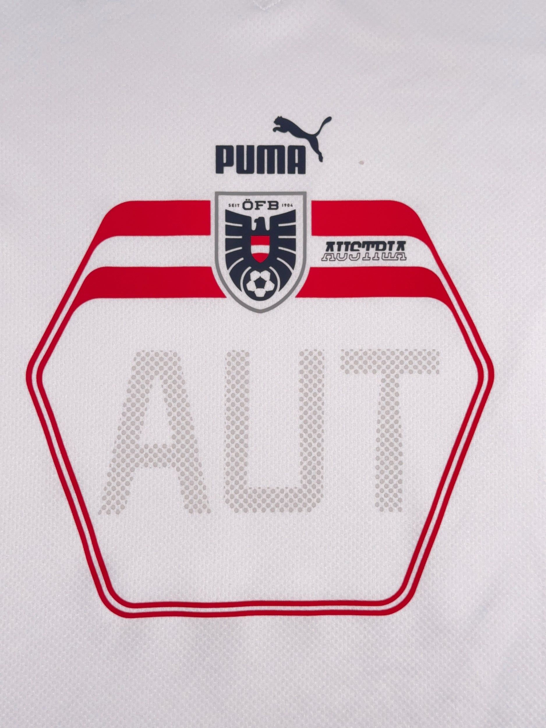 Austria 2022/23 Away Shirt - M