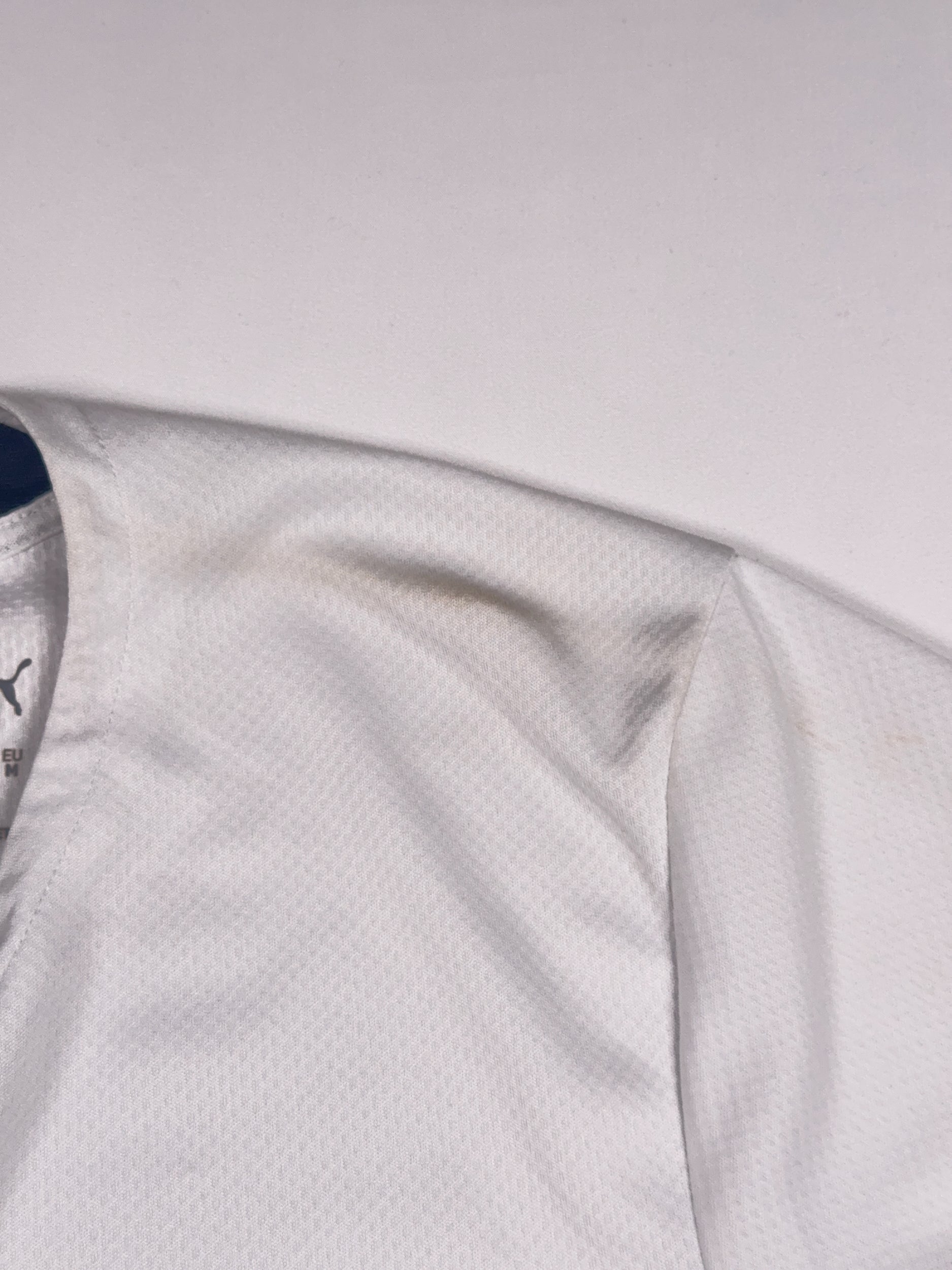 Austria 2022/23 Away Shirt - M