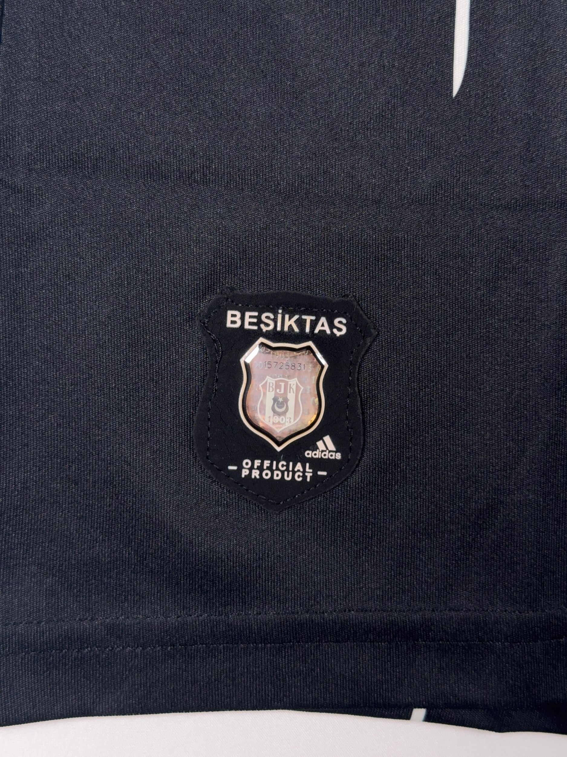 Besiktas 2011/12 Home Shirt - L