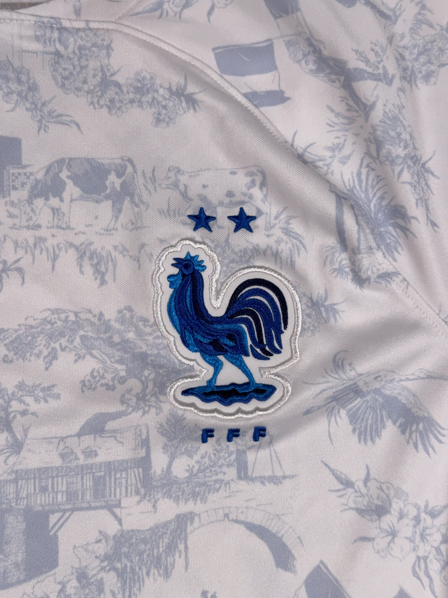 France 2022/23 Away Shirt - S
