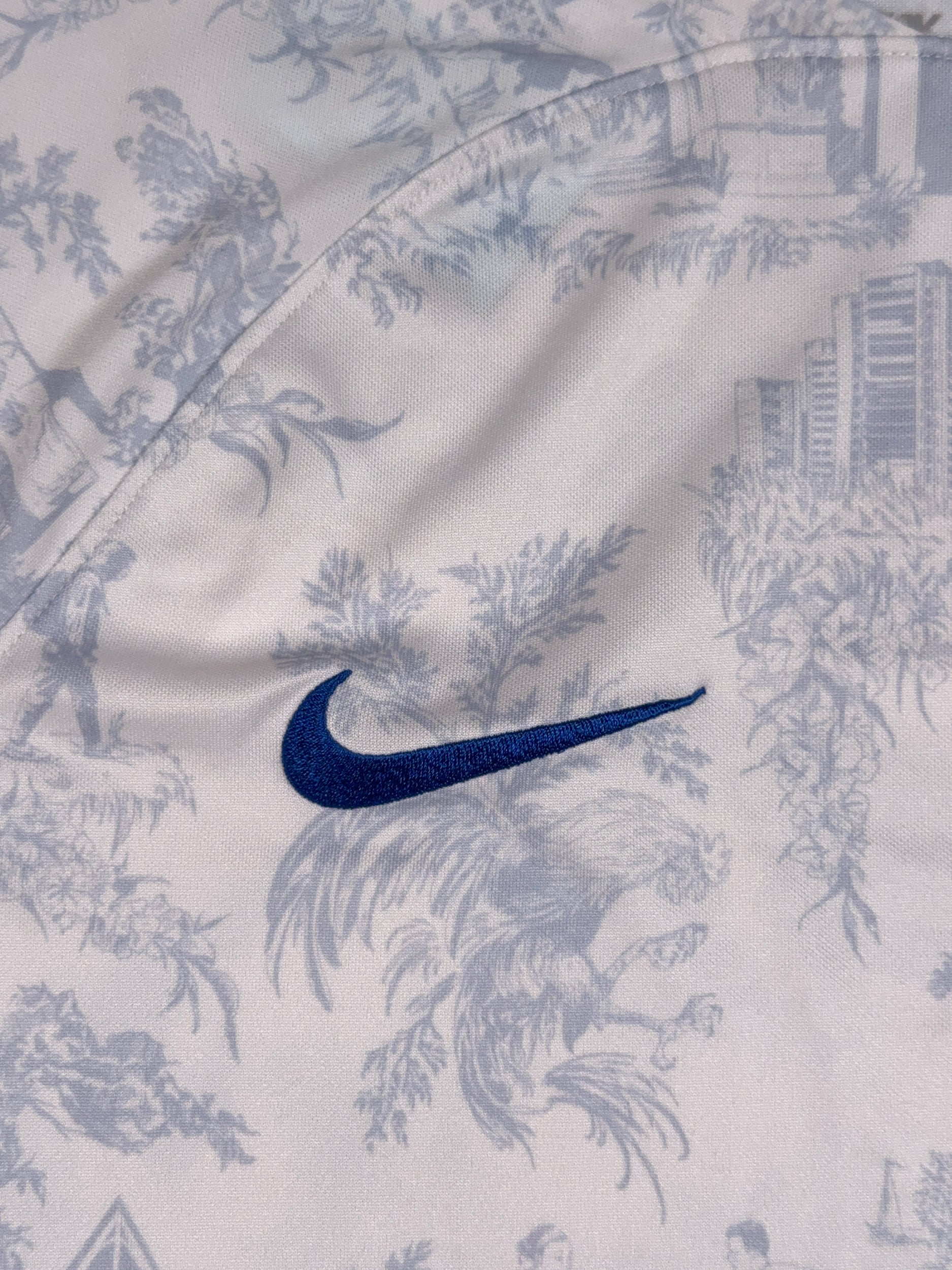 France 2022/23 Away Shirt - S
