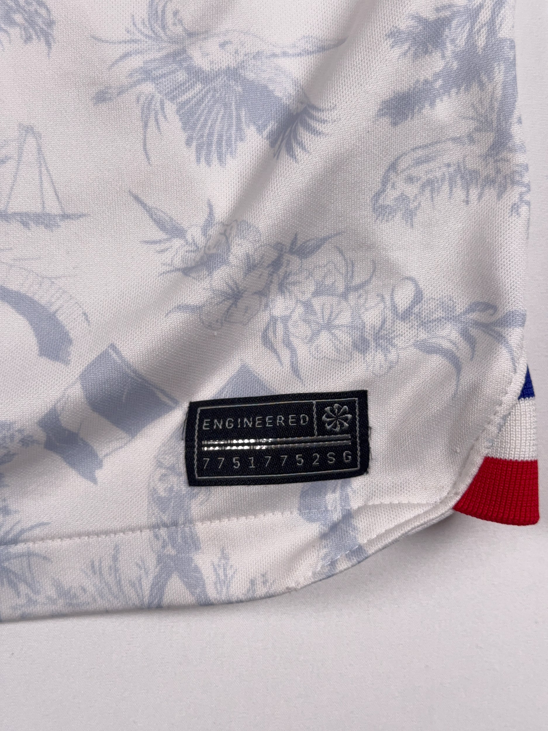 France 2022/23 Away Shirt - S