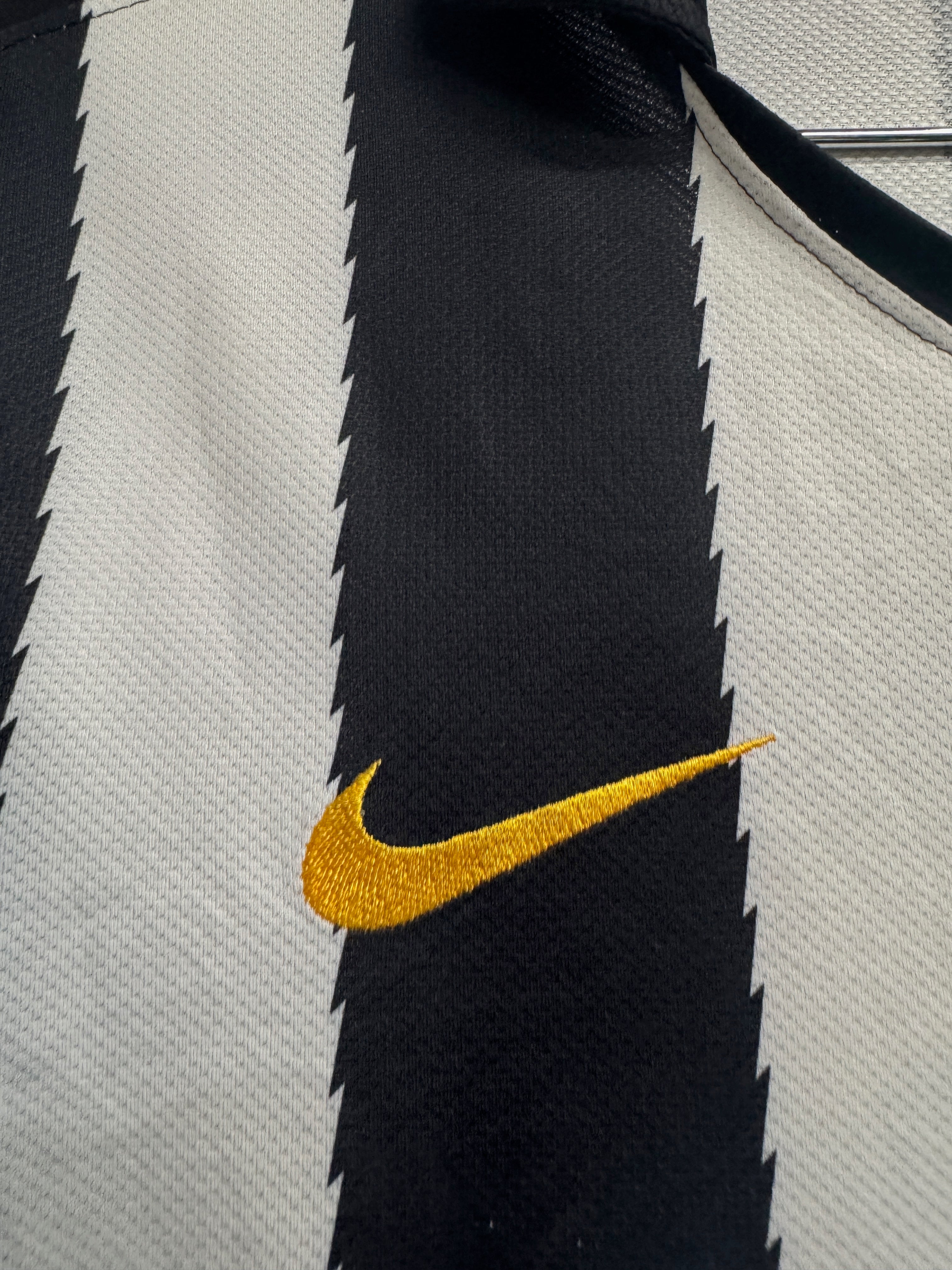 Juventus 2010/11 Alessandro Del Piero #10 Home Shirt | Retro Screamers