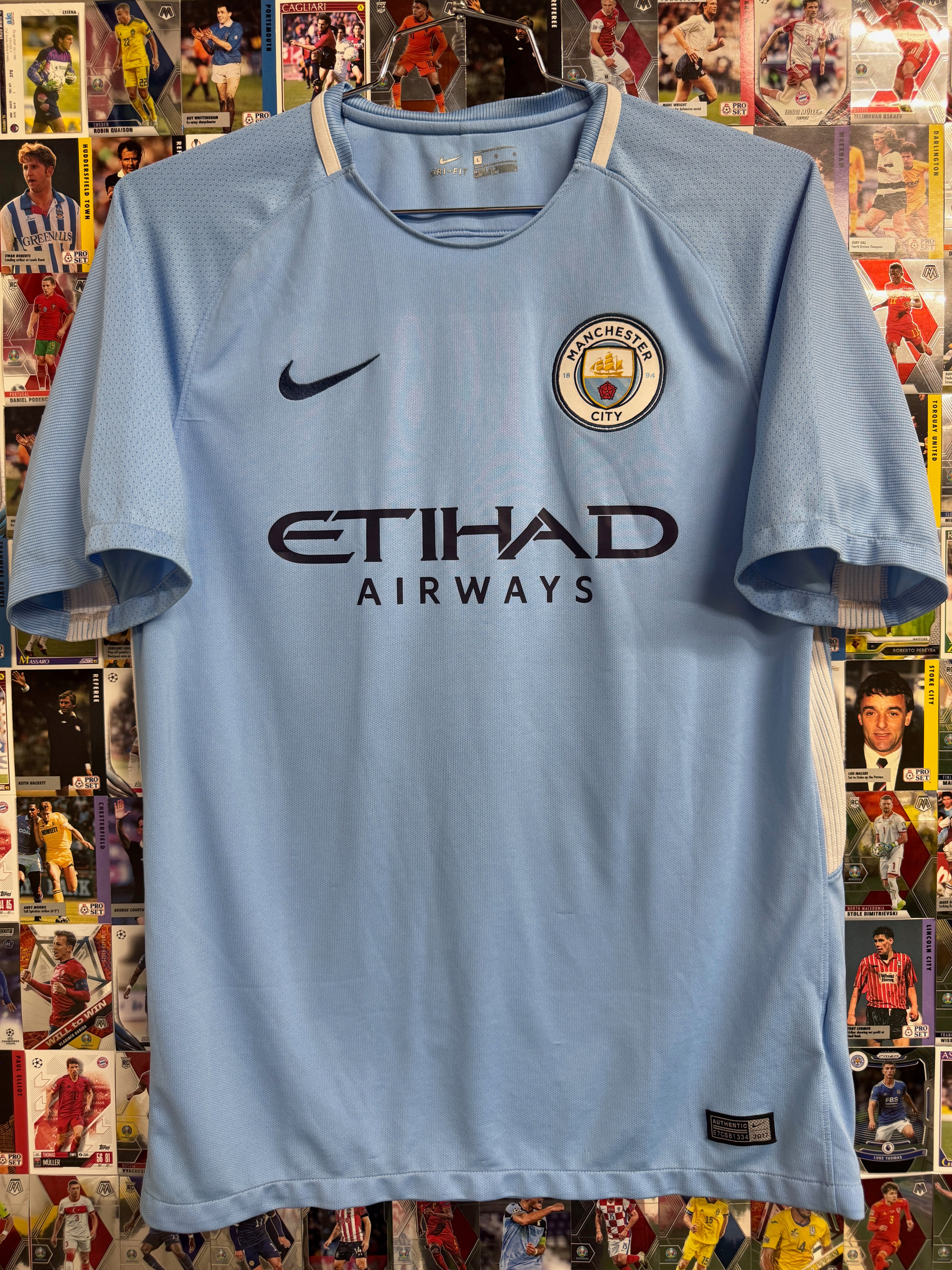 Manchester City 2017/18 Kevin De Bruyne #17 Home Shirt | Retro Screamers