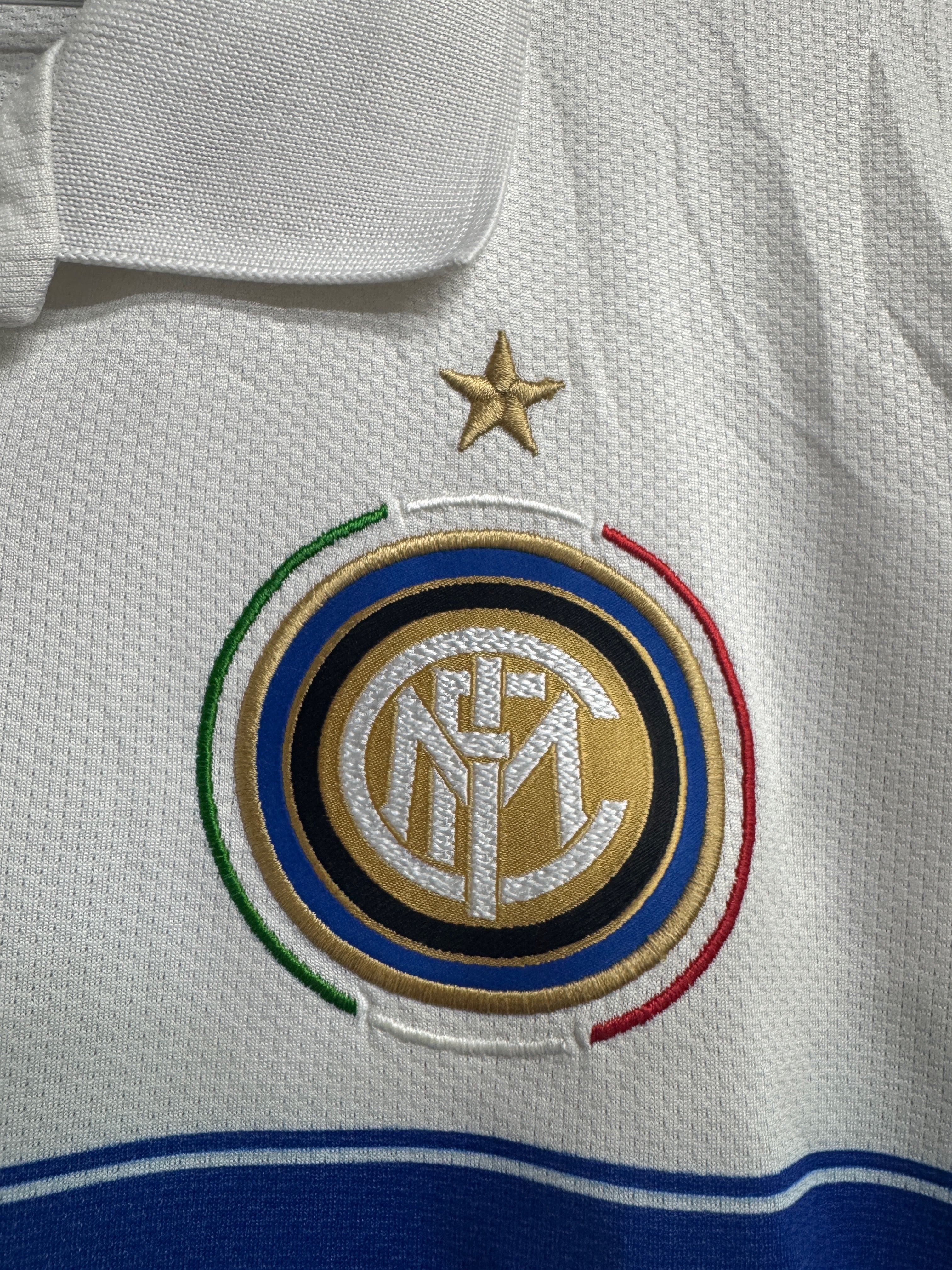 Inter Milan 2009/10 Mario Balotelli #45 Away Shirt | Retro Screamers
