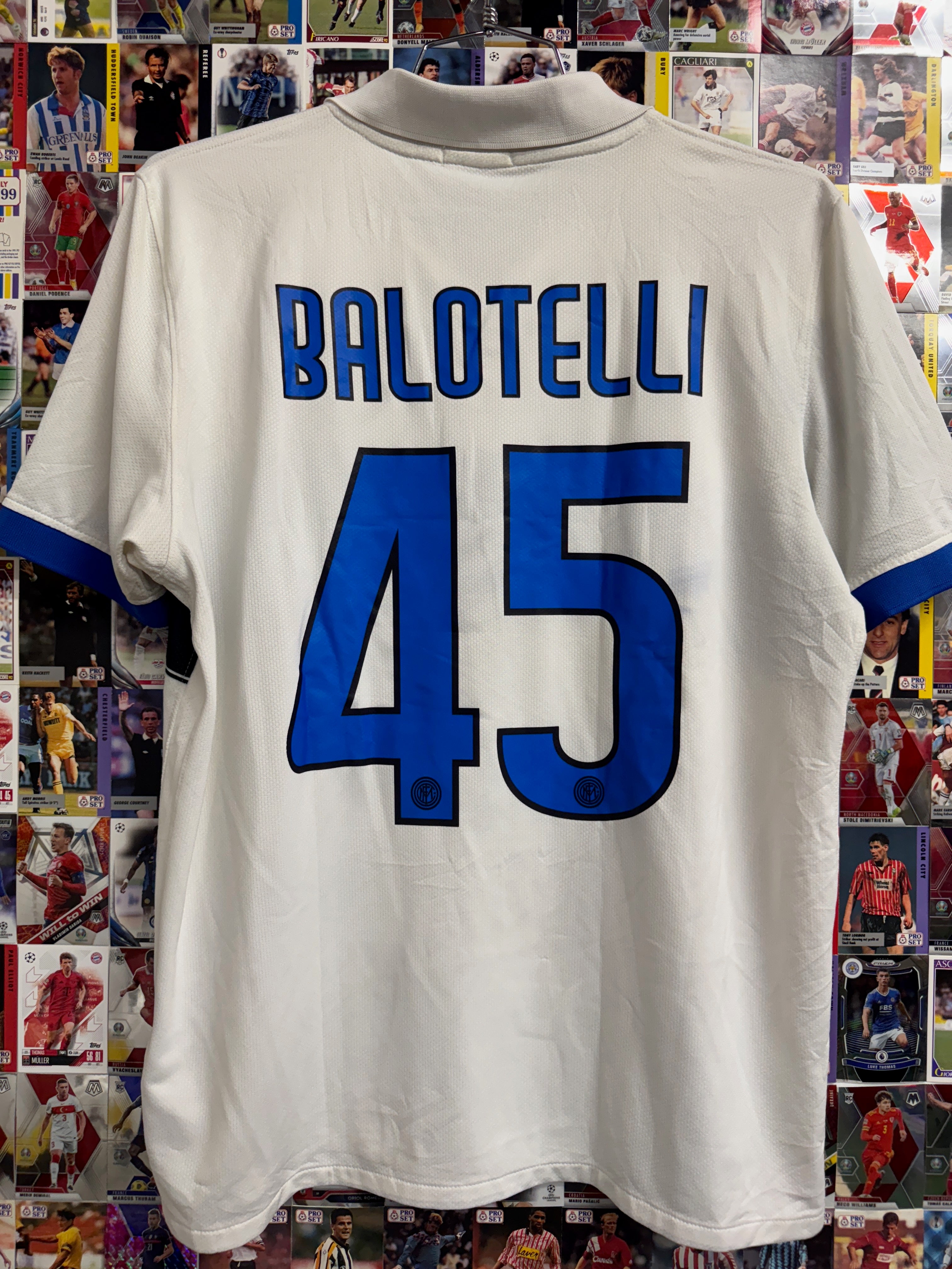 Inter Milan 2009/10 Mario Balotelli #45 Away Shirt | Retro Screamers