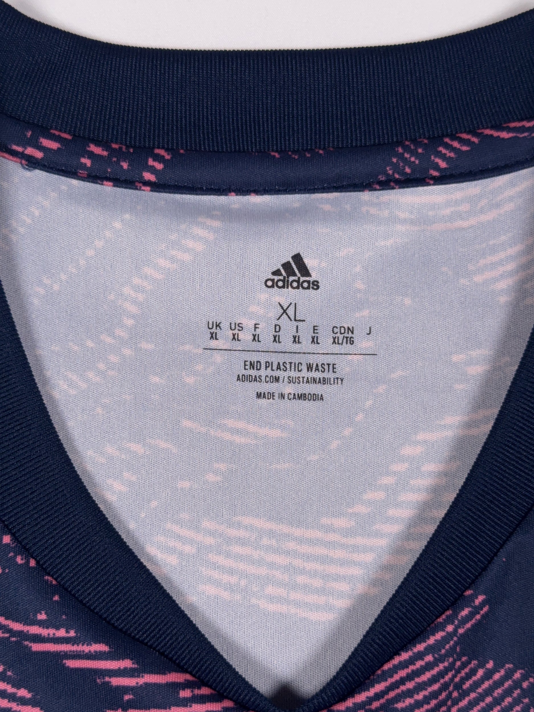 Juventus 2022/23 Training Shirt - XL
