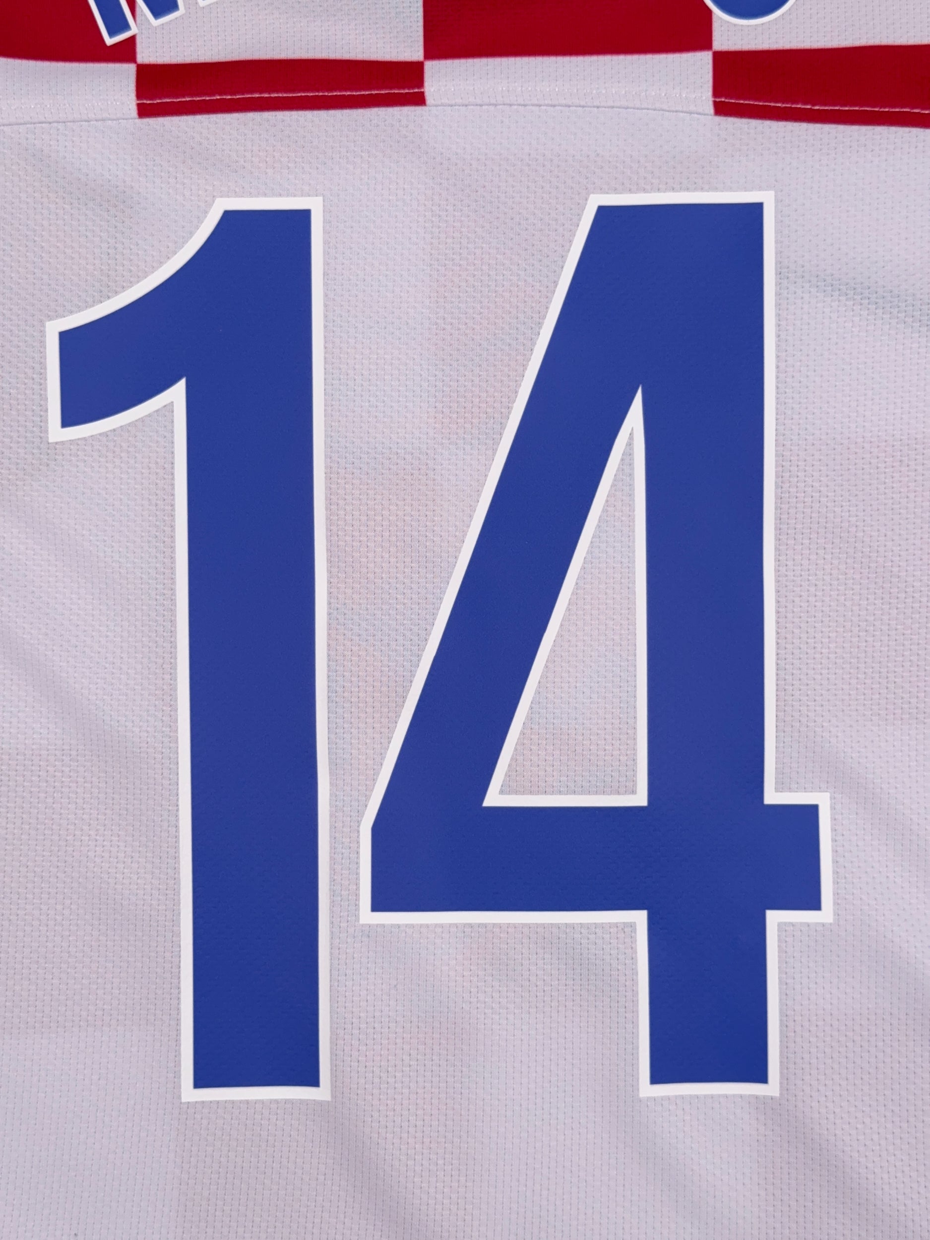 Croatia 2008/09 Luka Modric #14 Home Shirt - M