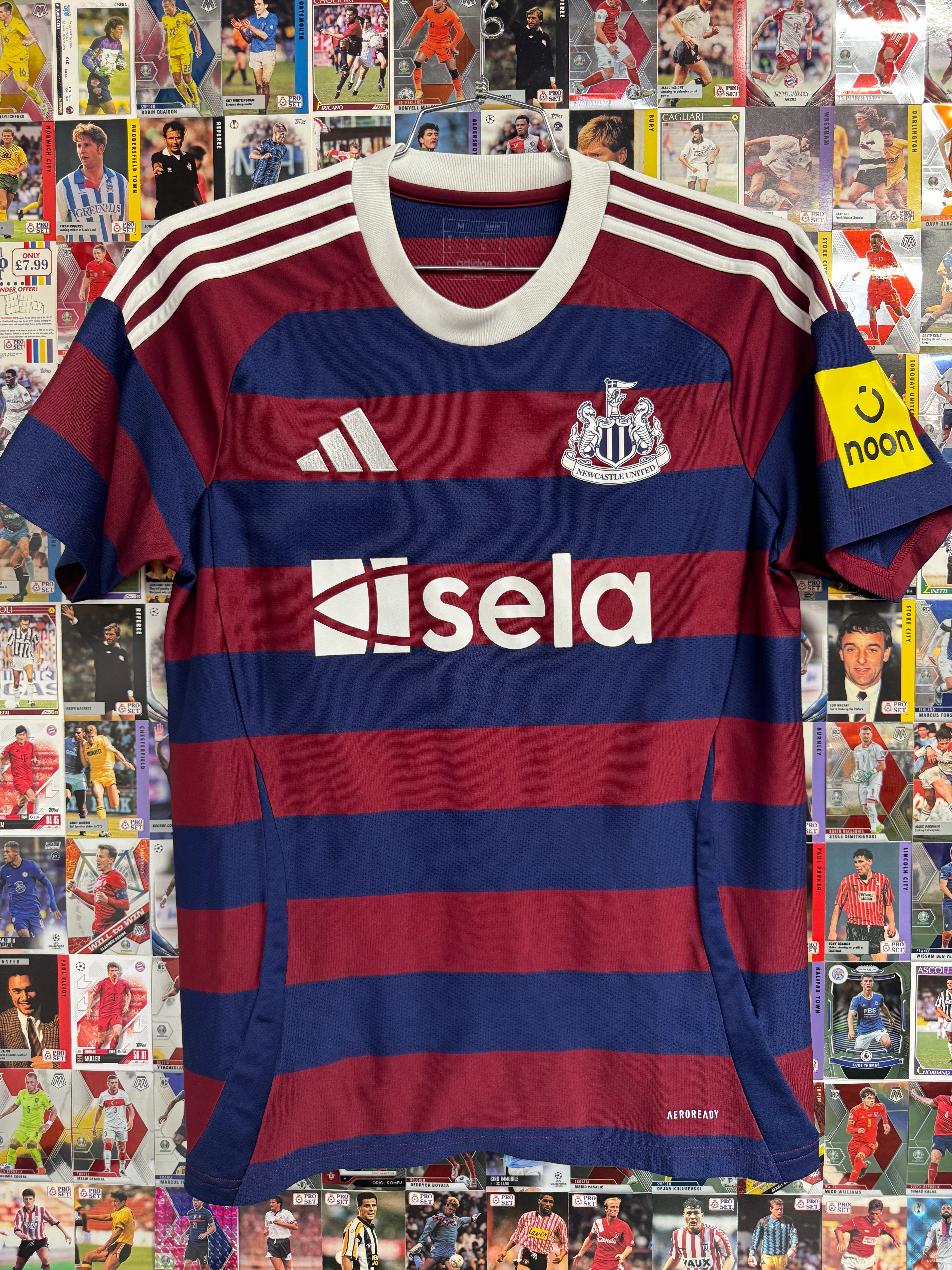 Newcastle United 2024/25 Alexander Isak #14 Away Shirt | Retro Screamers