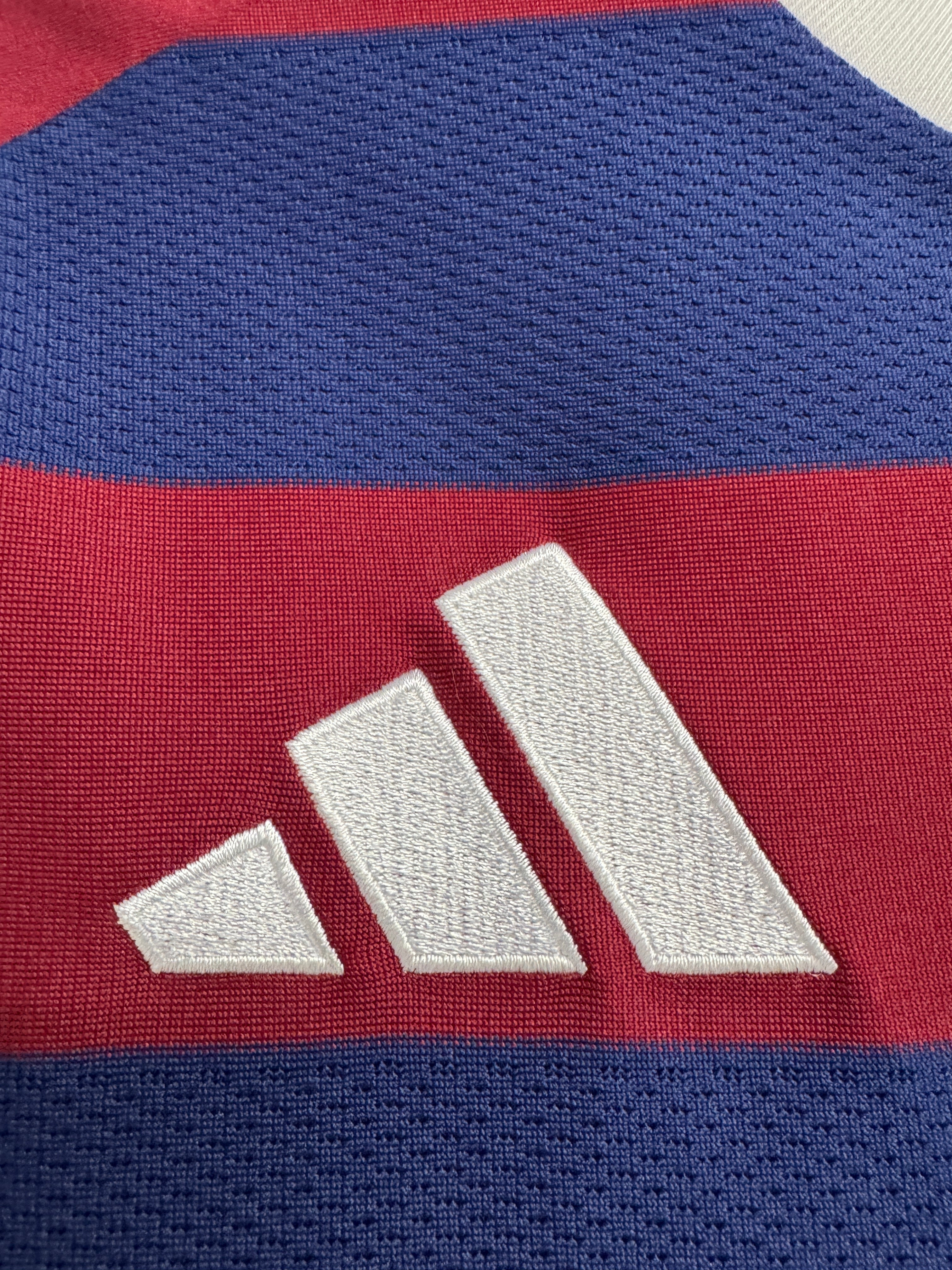 Newcastle United 2024/25 Alexander Isak #14 Away Shirt | Retro Screamers