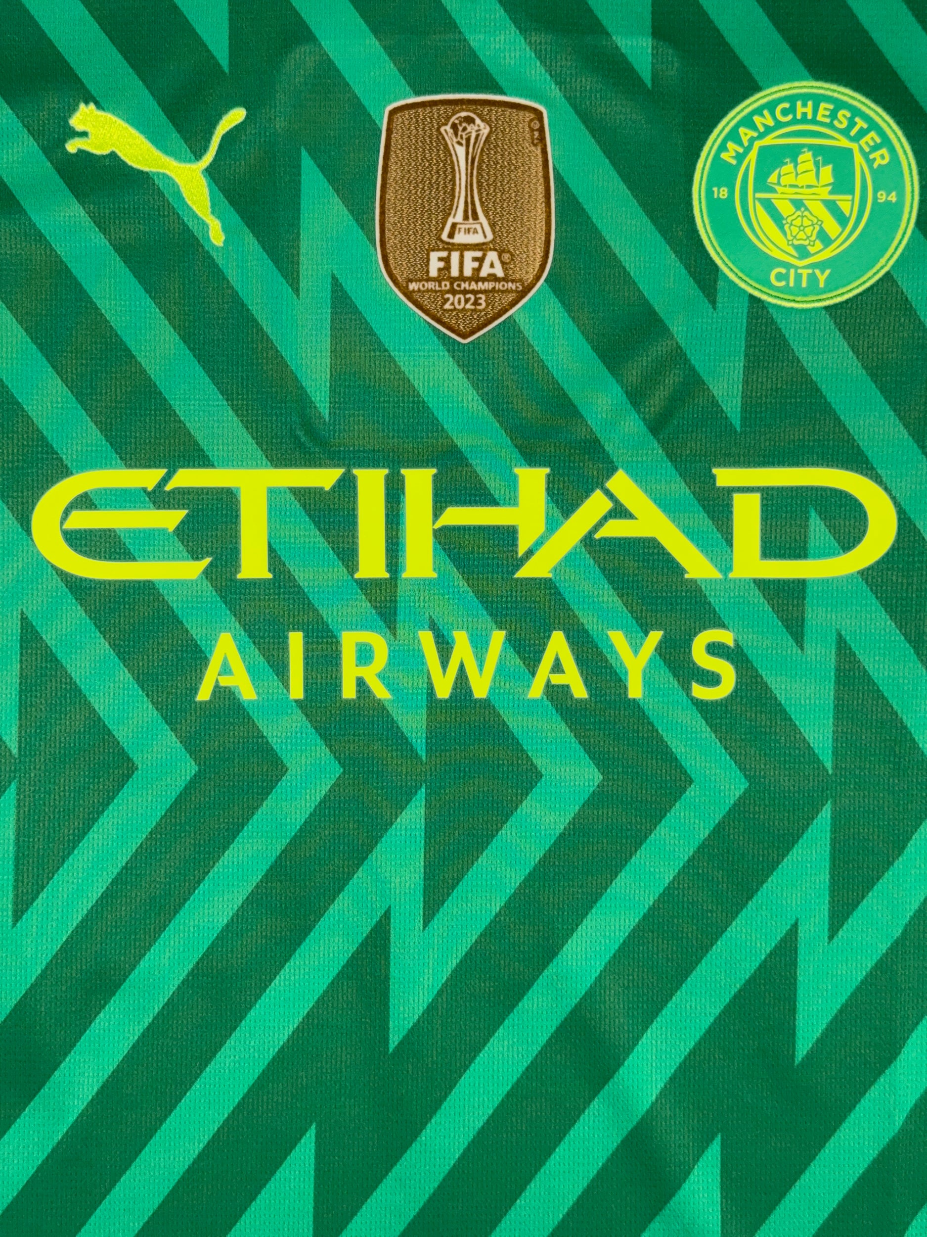 Manchester City 2023/24 Ederson Moraes #31 Goalkeeper Shirt - M