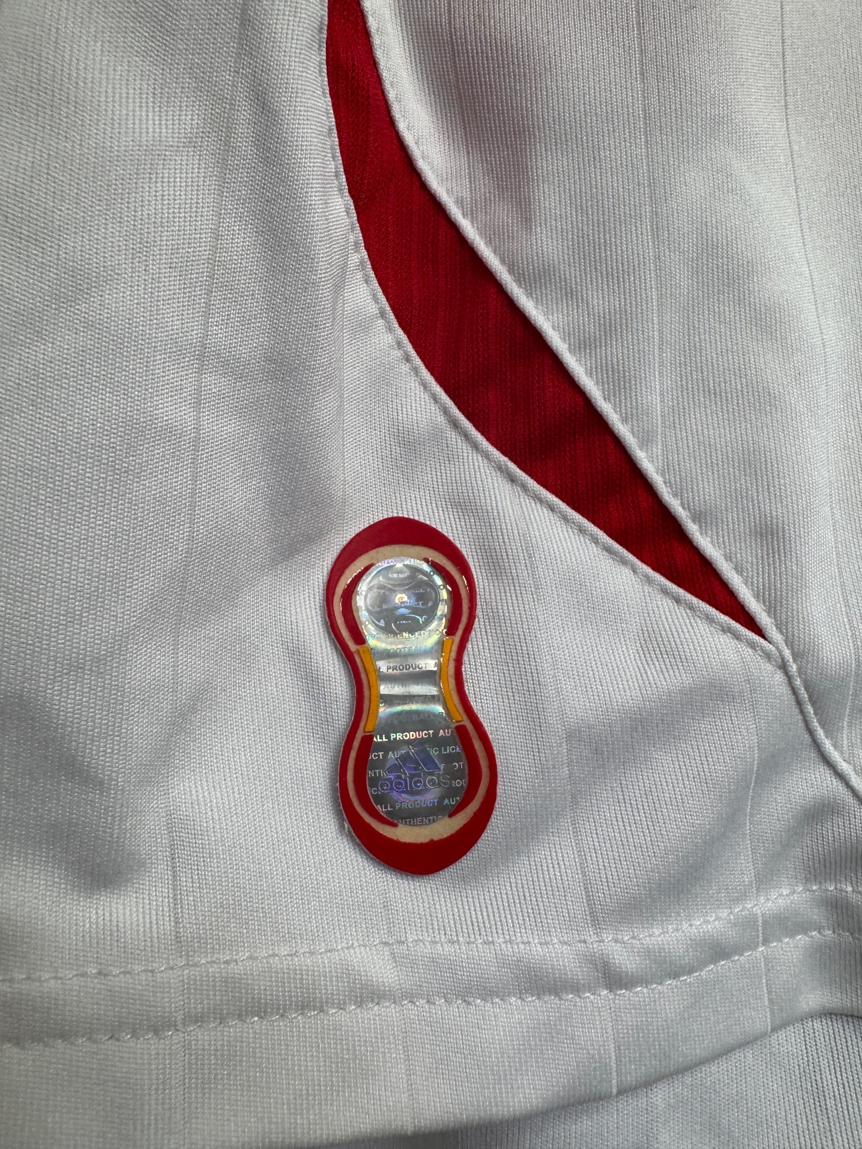Spain 2006/07 Xavi #8 Away Shirt | Retro Screamers