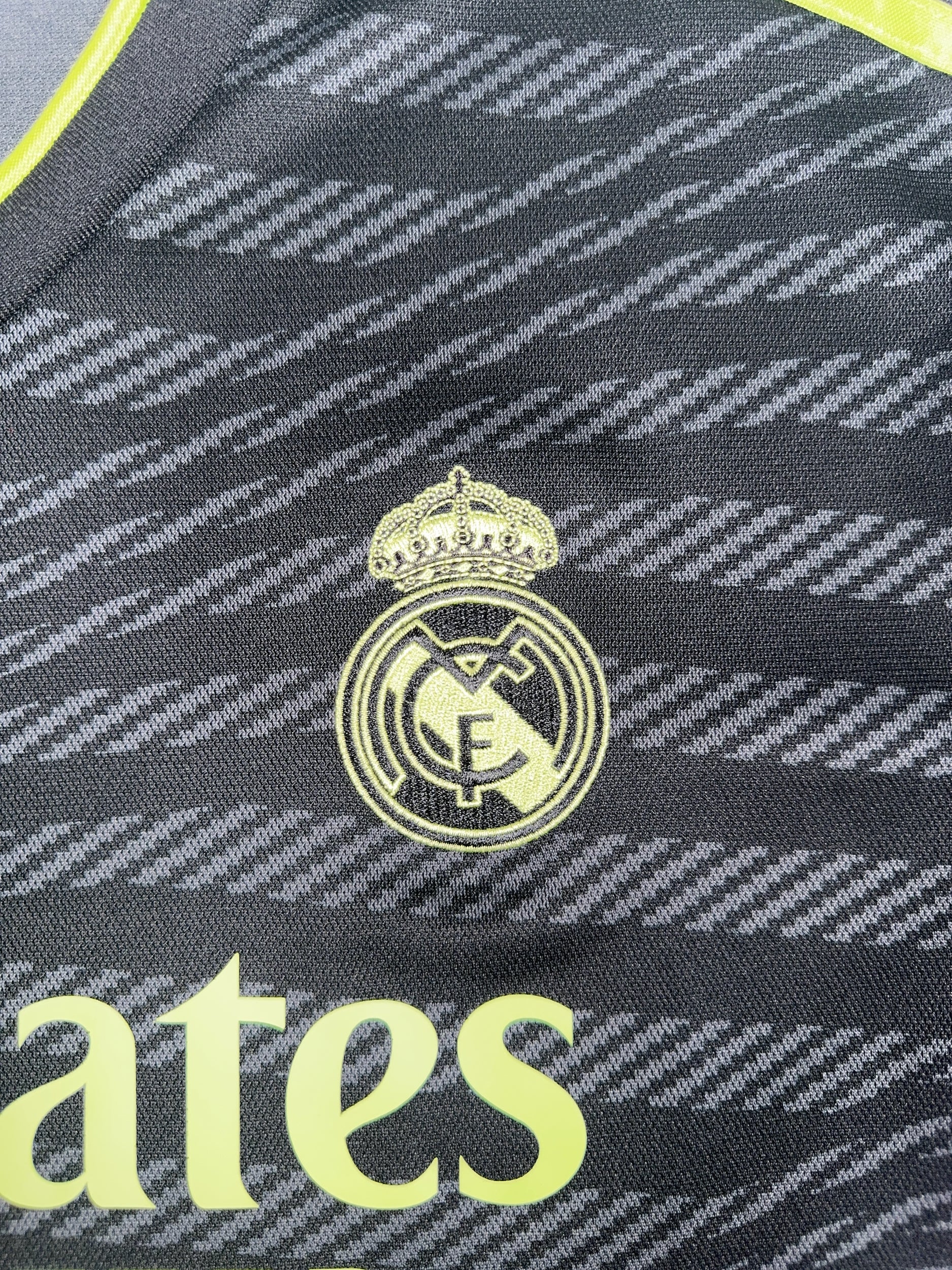 Real Madrid 2022/23 Third Shirt - L