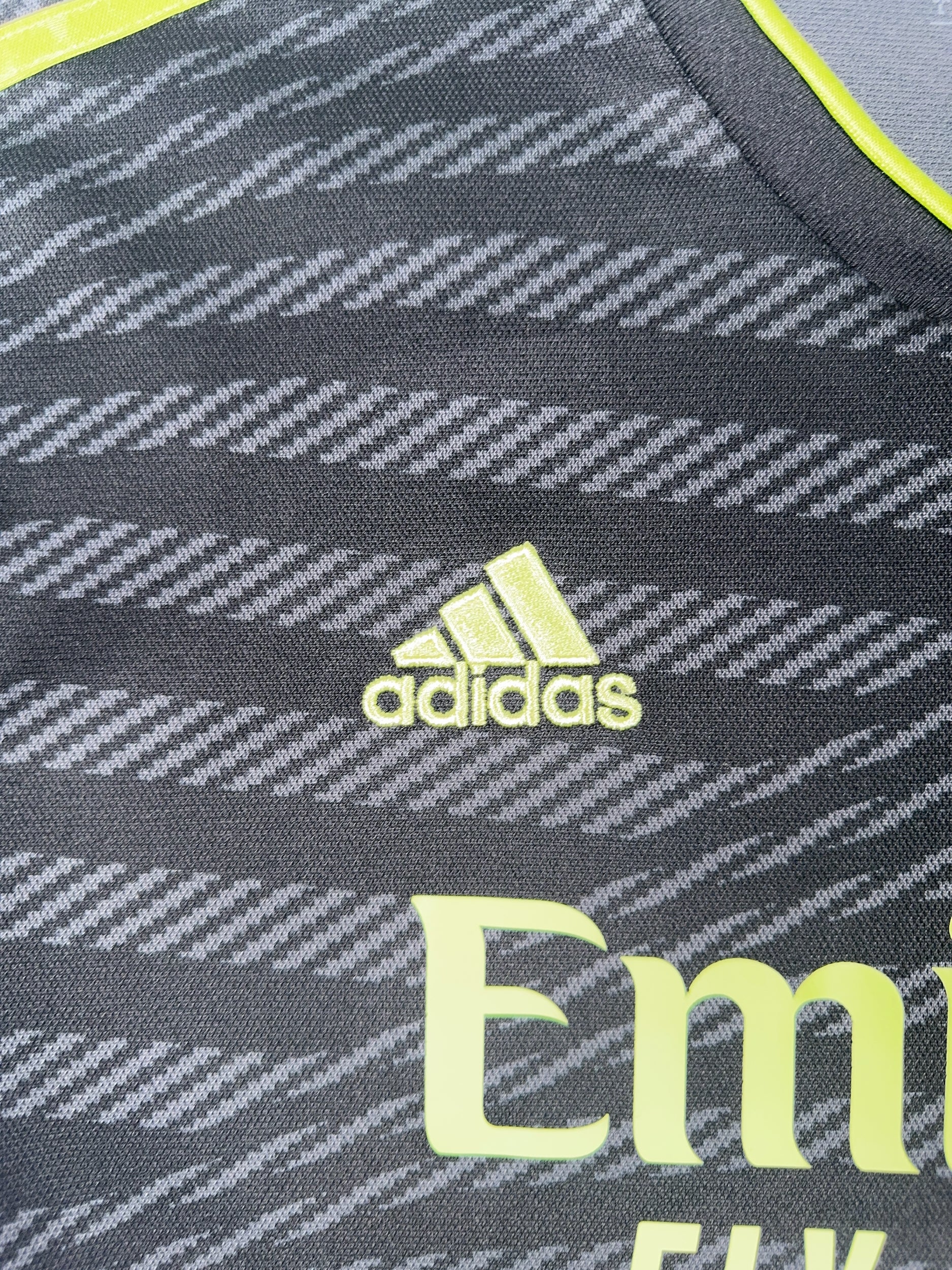 Real Madrid 2022/23 Third Shirt - L