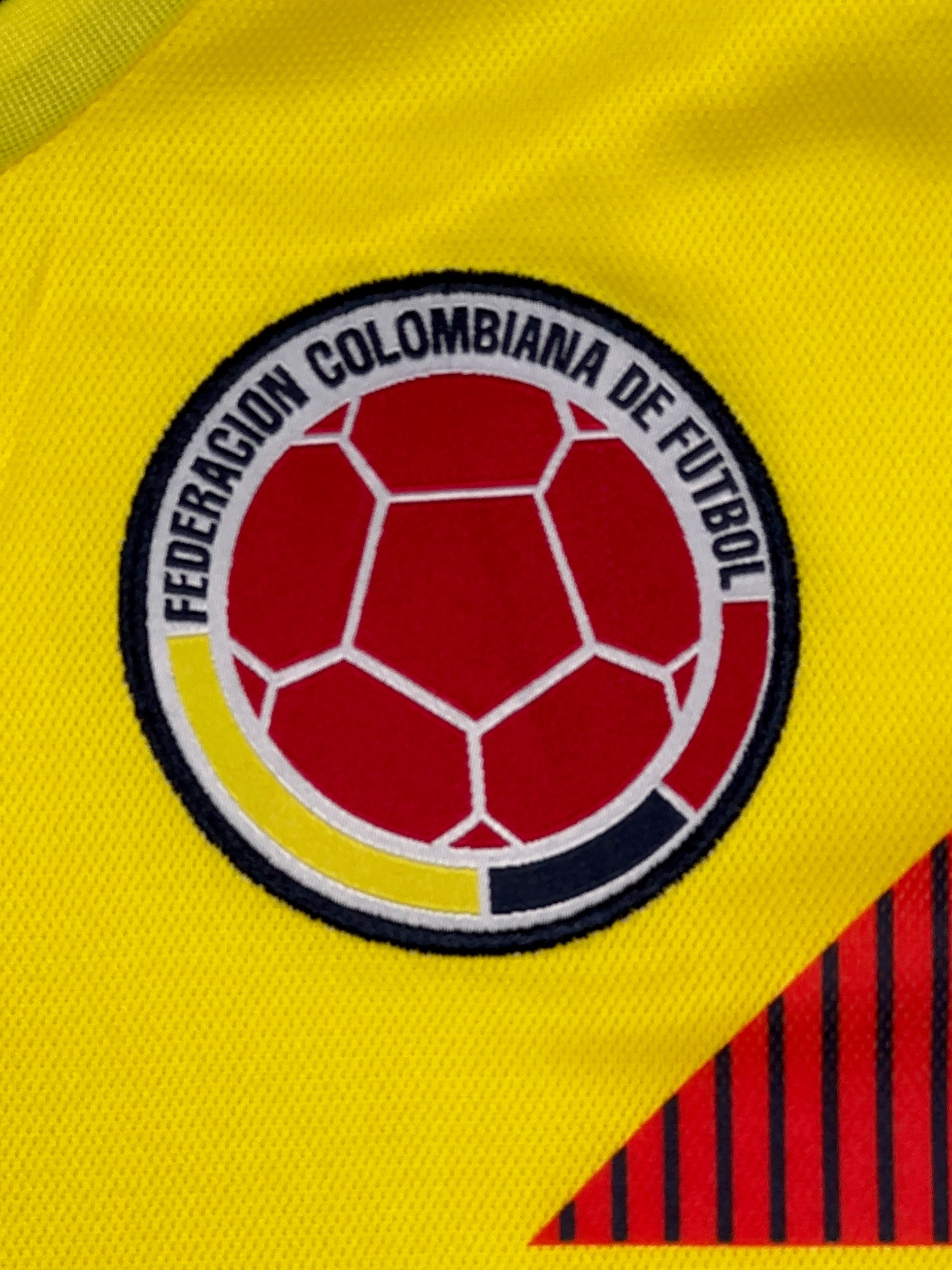 Colombia 2018/19 Home Shirt - S