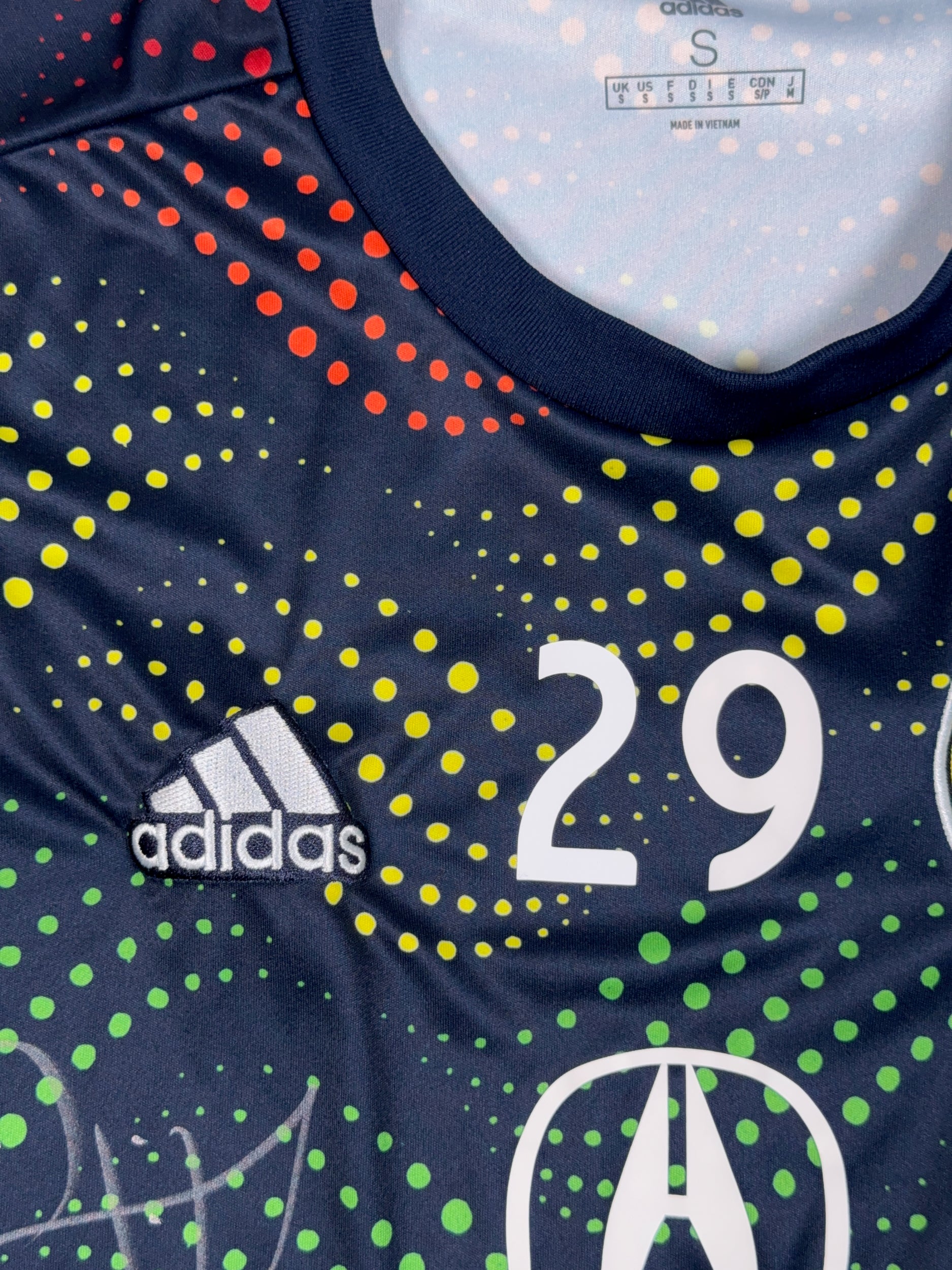 Columbus Crew 2019/20 David Accam #29 Pride Shirt (Signed w/ COA) - S