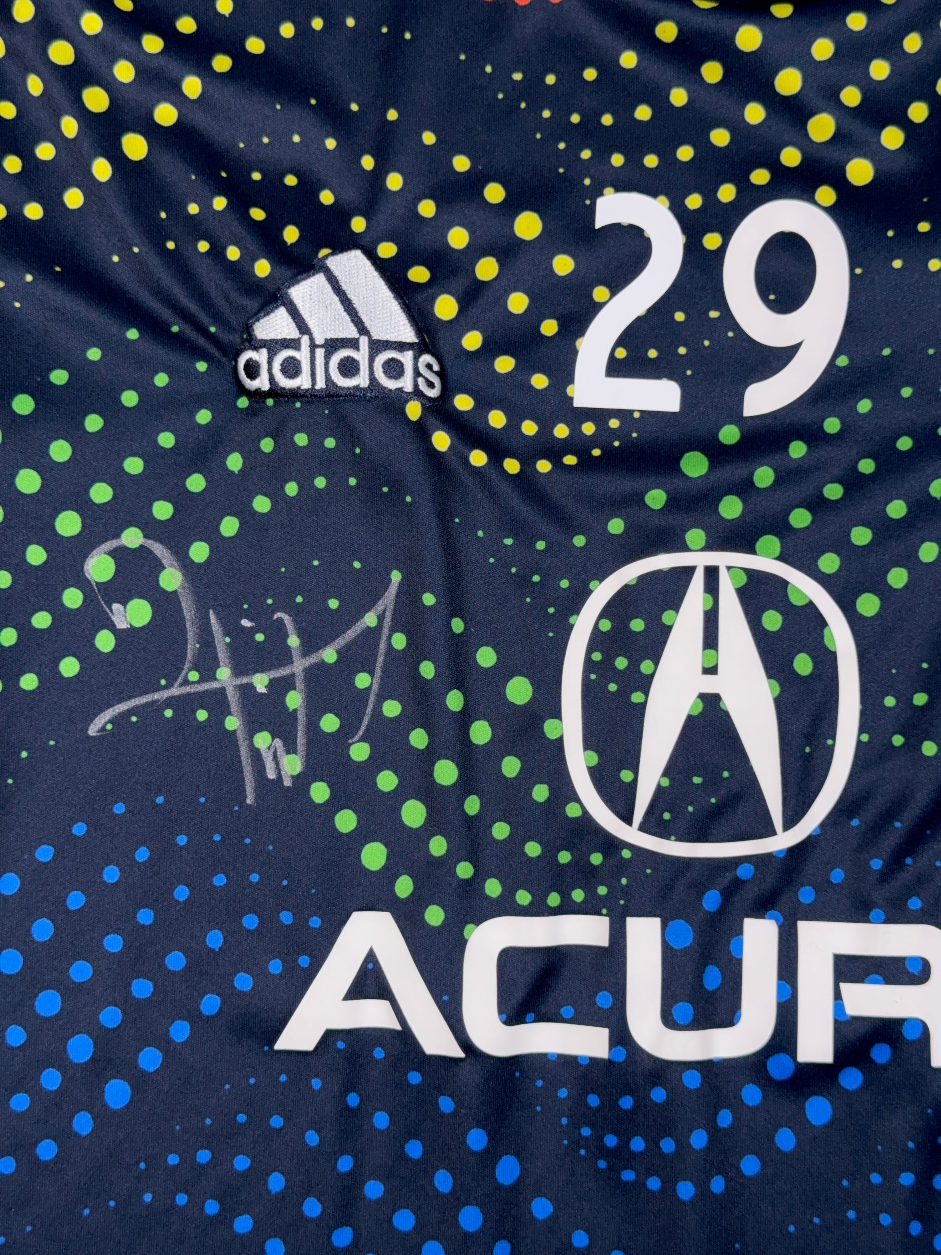 Columbus Crew 2019/20 David Accam #29 Pride Shirt (Signed w/ COA) - S