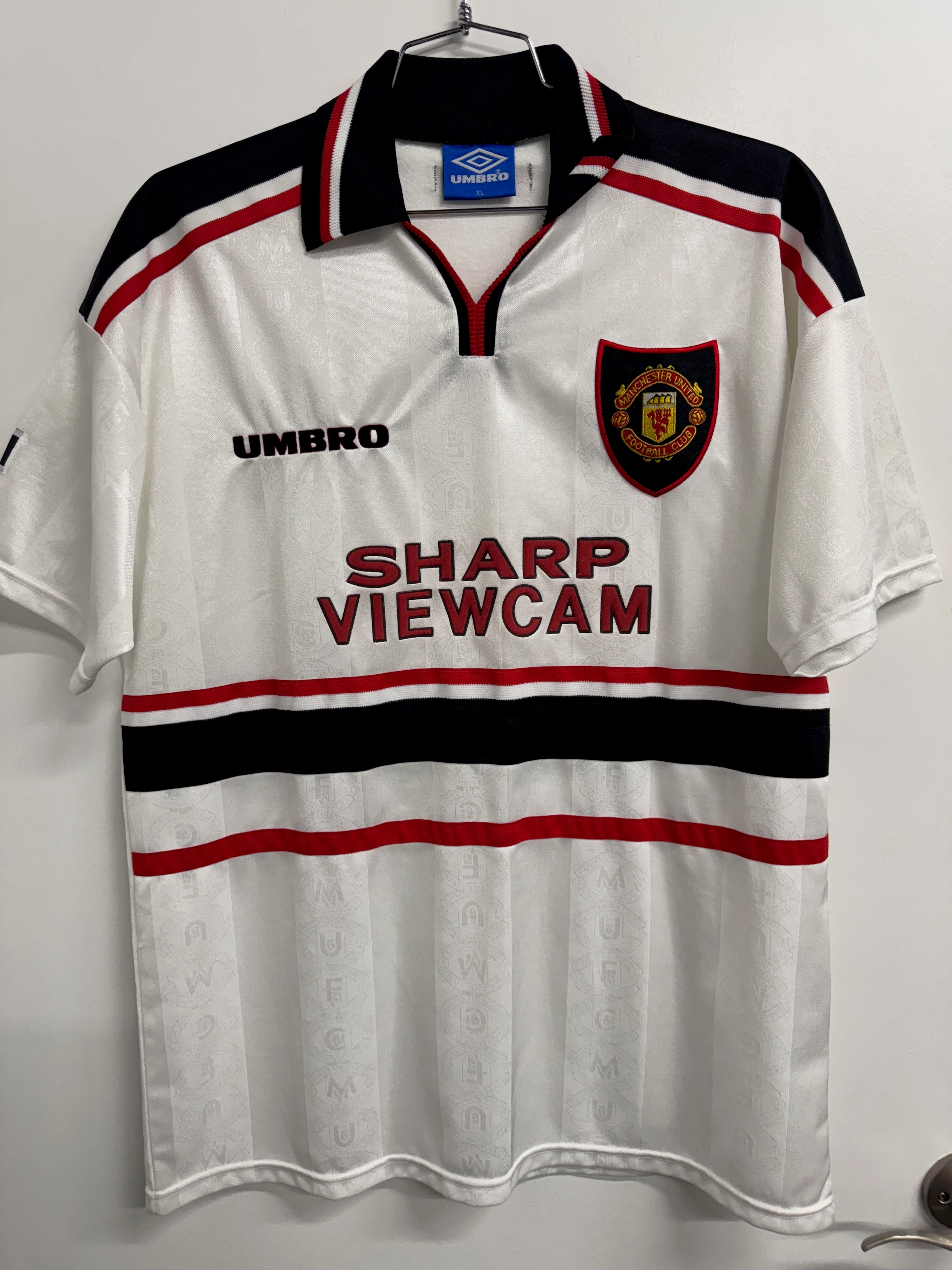 Manchester United 1997 Away Shirt - XL