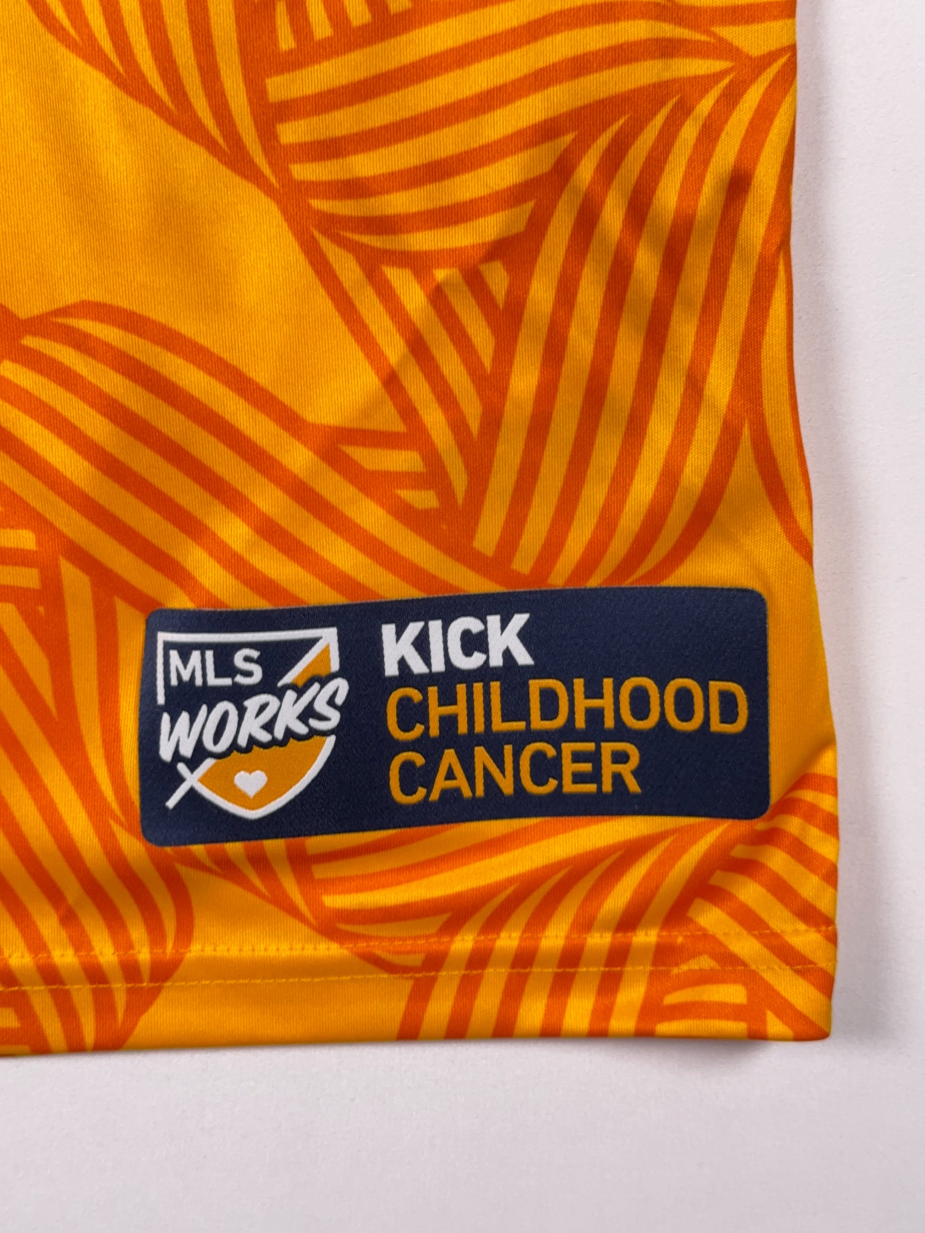 Columbus Crew 2019/20 Pre-Match Kick Cancer Shirt - M