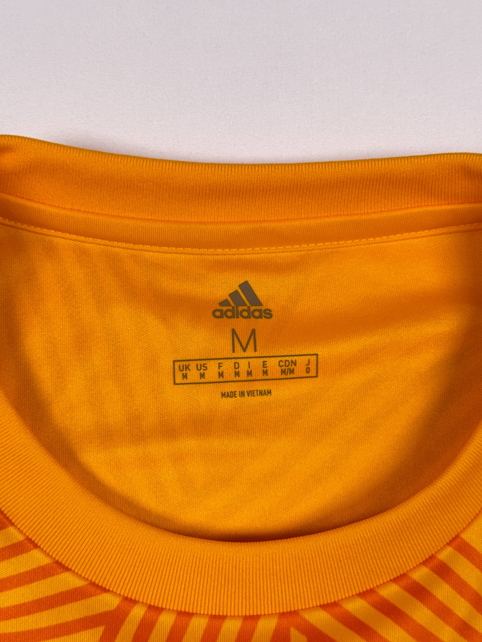 Columbus Crew 2019/20 Pre-Match Kick Cancer Shirt - M