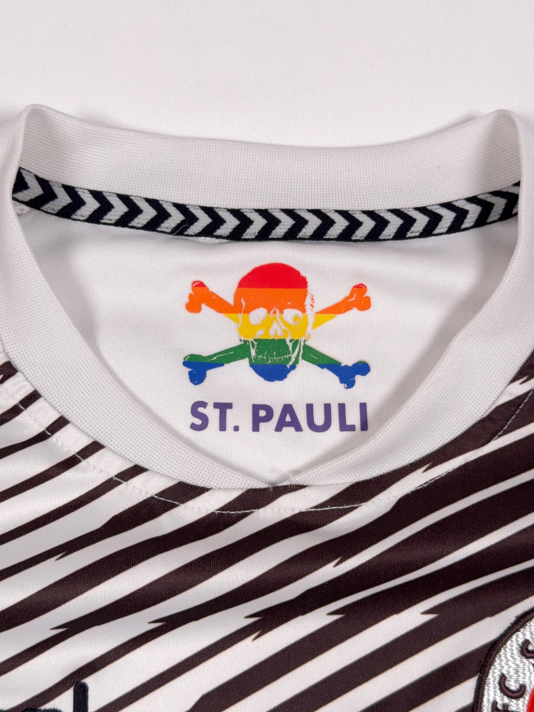 St. Pauli 2015/16 Away Shirt - S