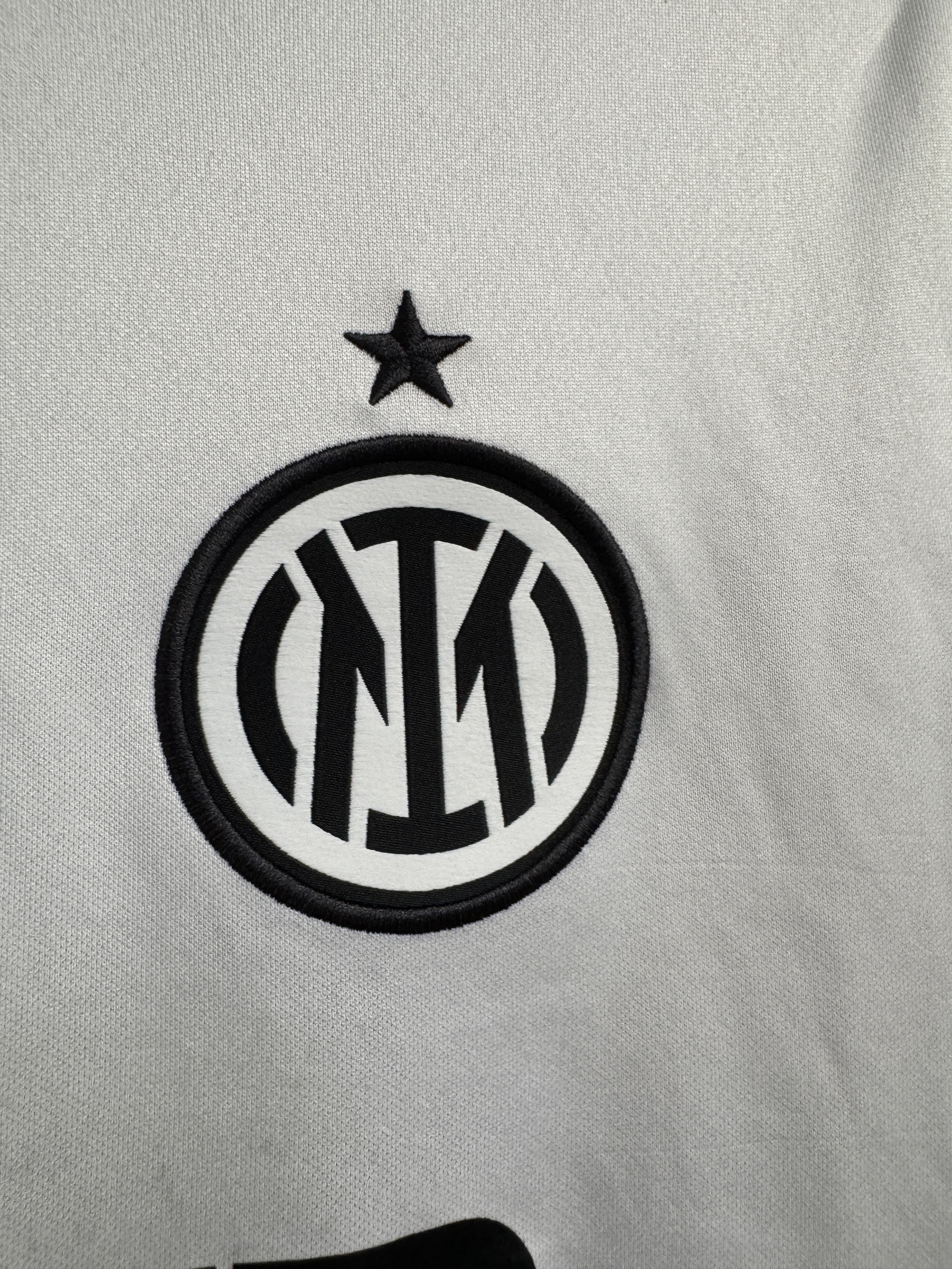 Inter Milan 2021 Away Shirt - M