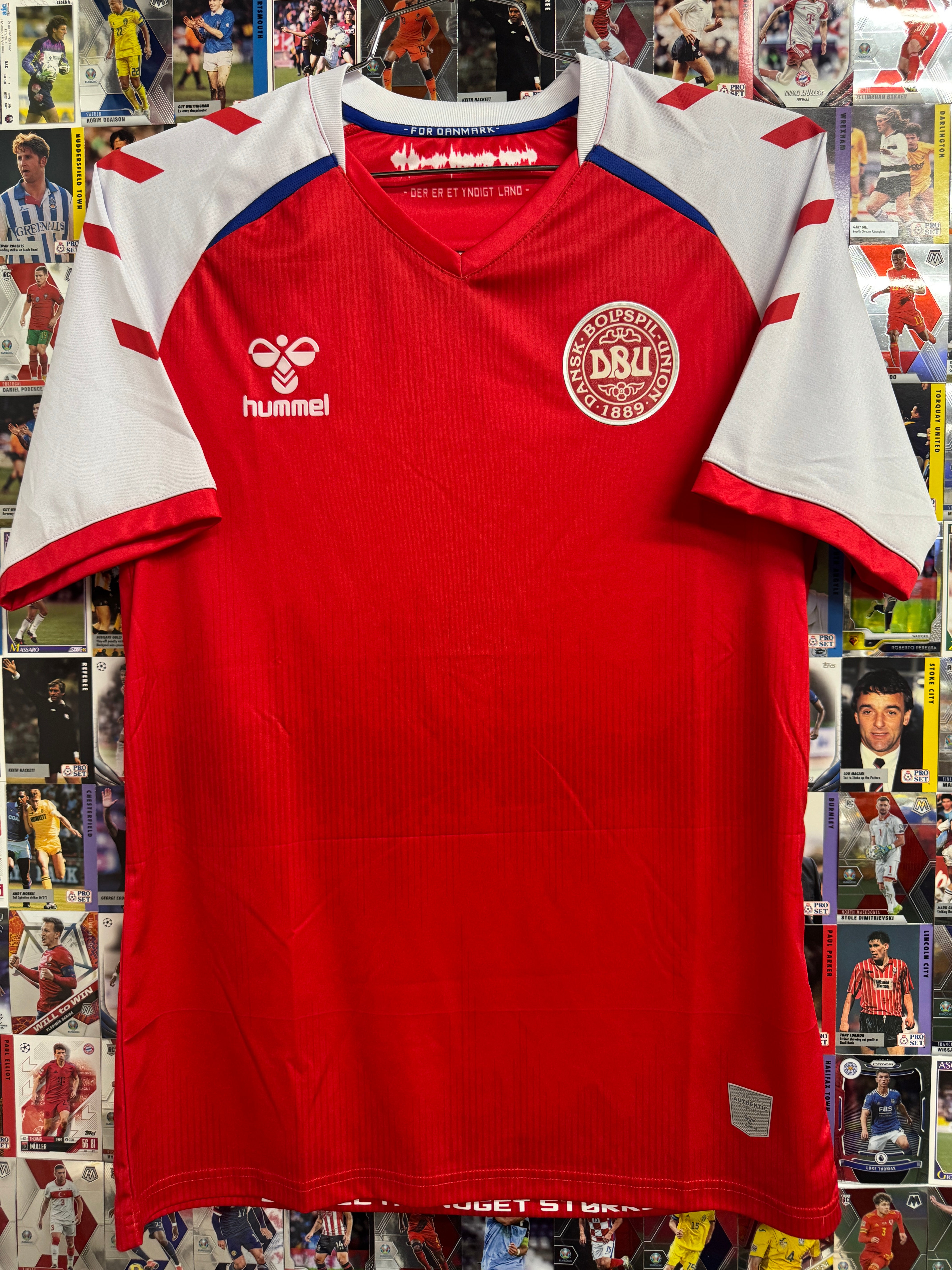 Denmark 2020/21 Home Shirt - M