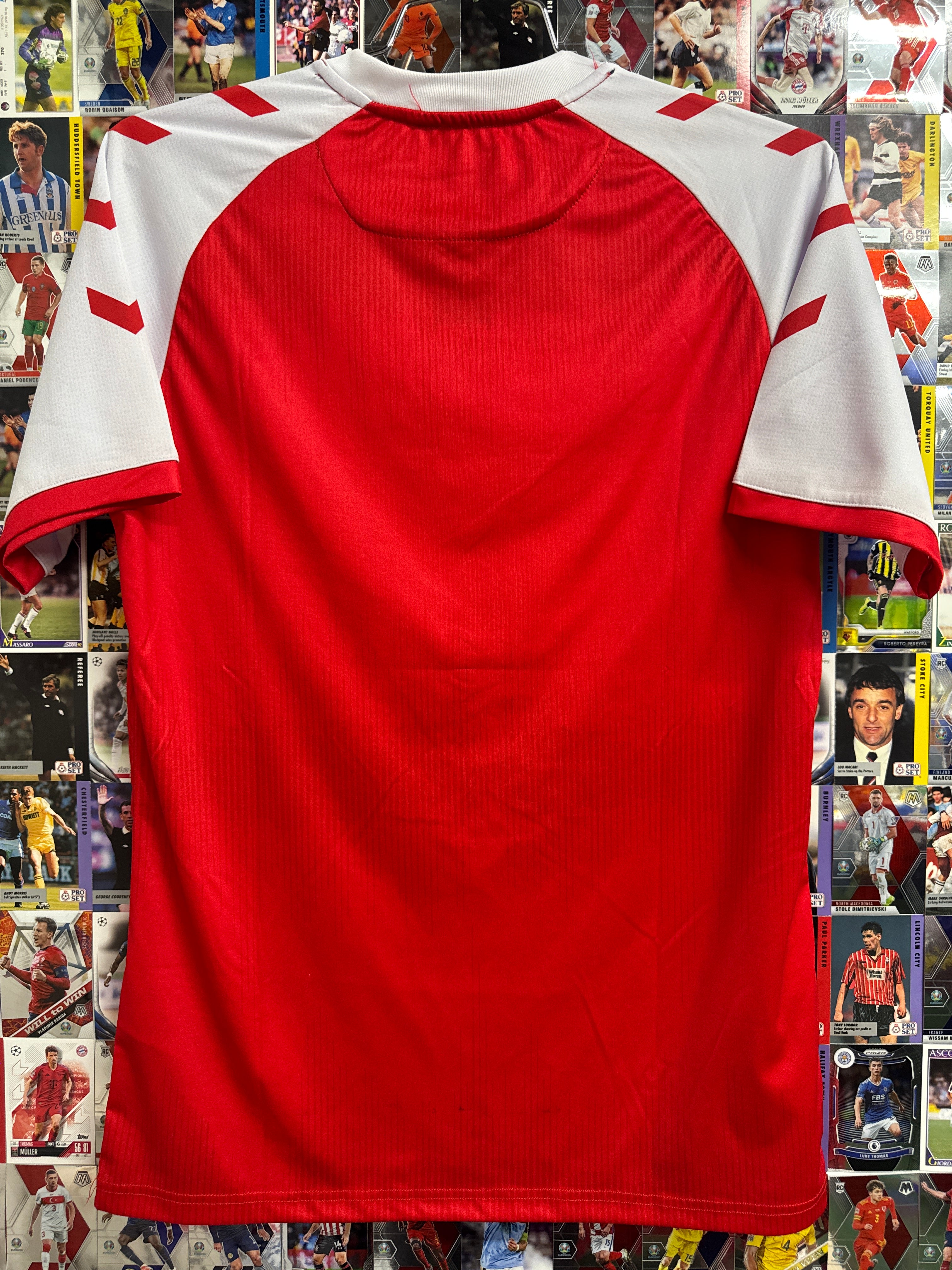 Denmark 2020/21 Home Shirt - M