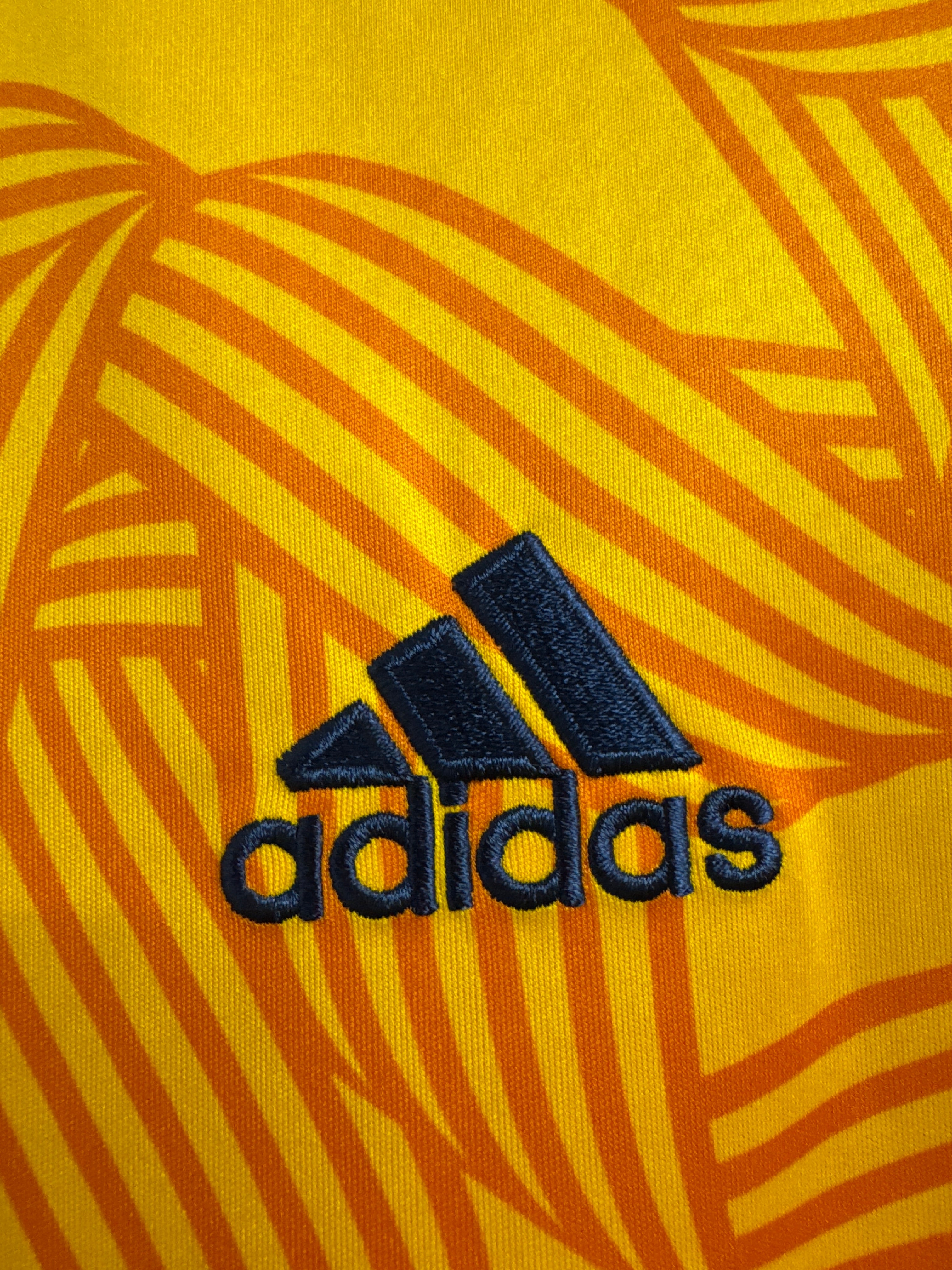 Columbus Crew 2019/20 Pre-Match Kick Cancer Shirt | Retro Screamers
