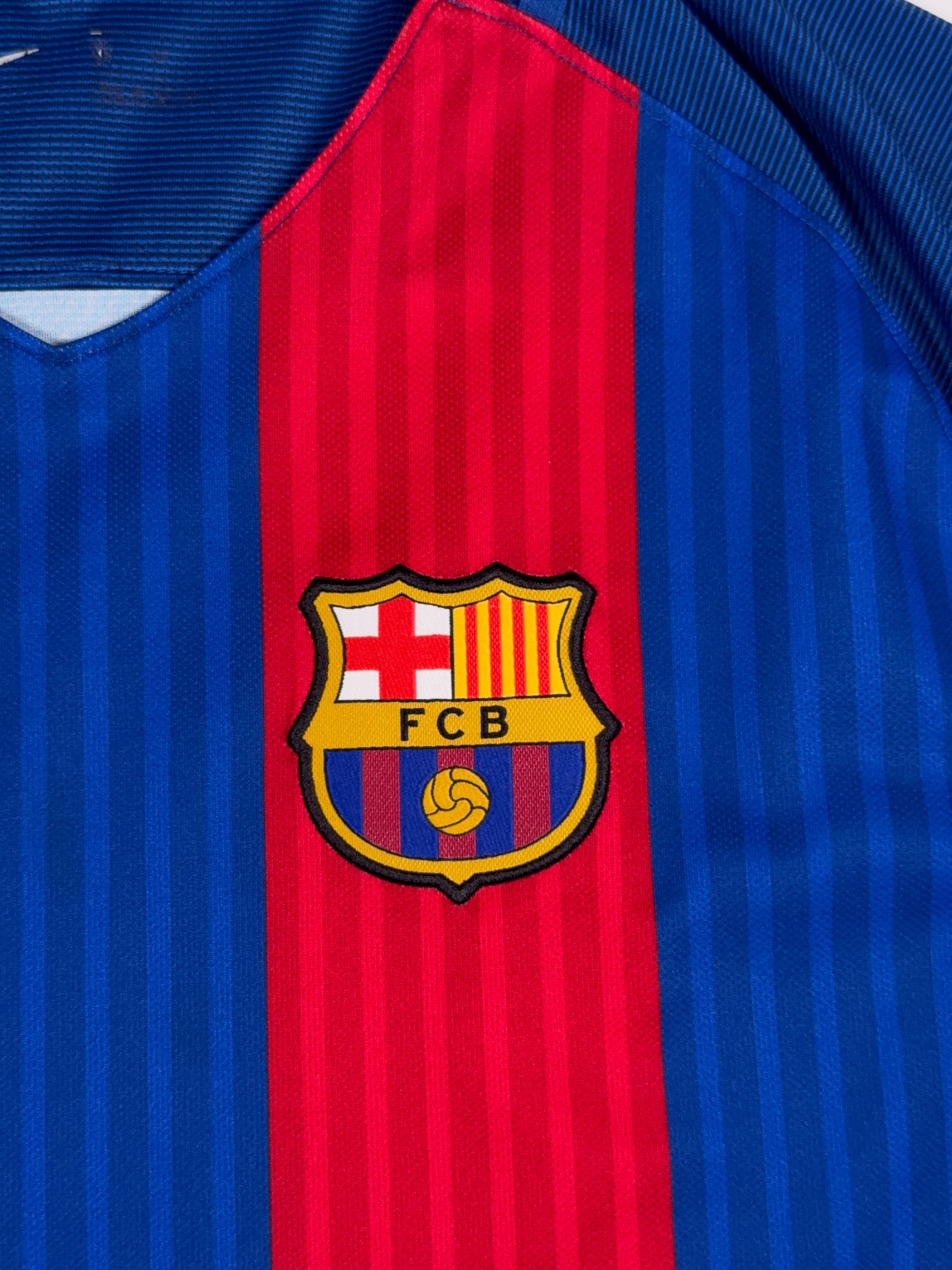 Barcelona 2016/17 Lionel Messi #10 Home Shirt - XL