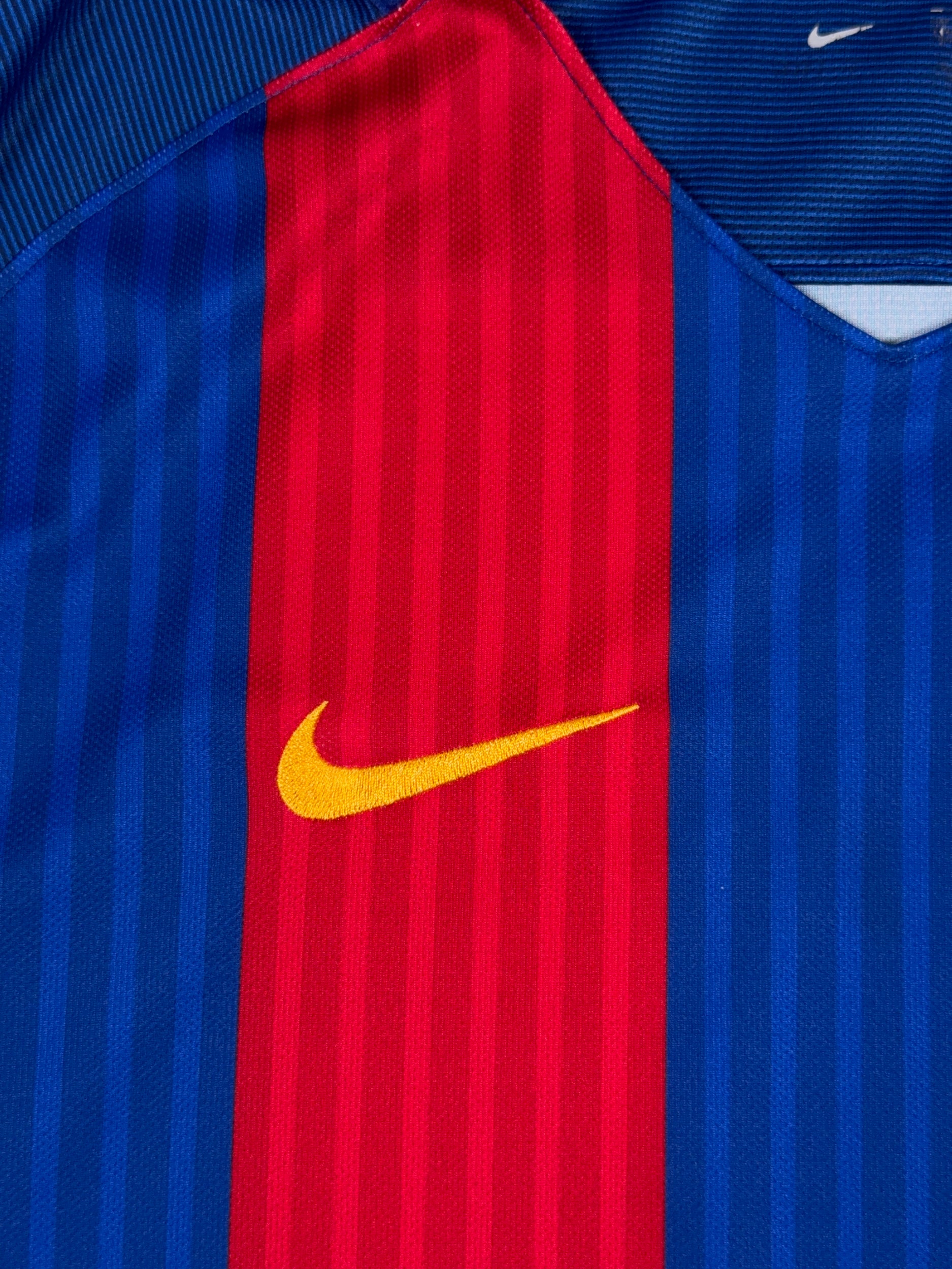 Barcelona 2016/17 Lionel Messi #10 Home Shirt - XL
