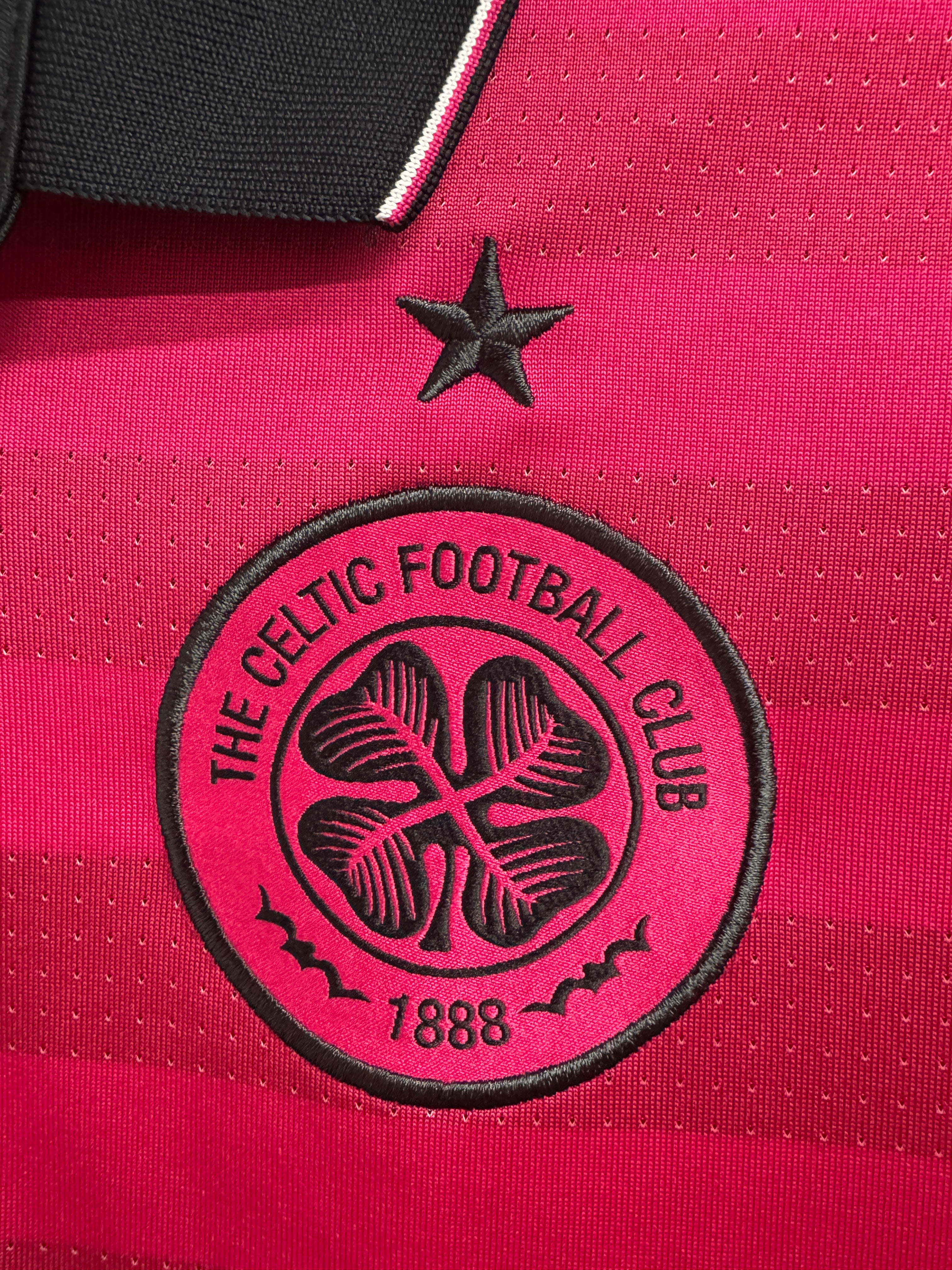 Celtic 2016 Away Shirt - M
