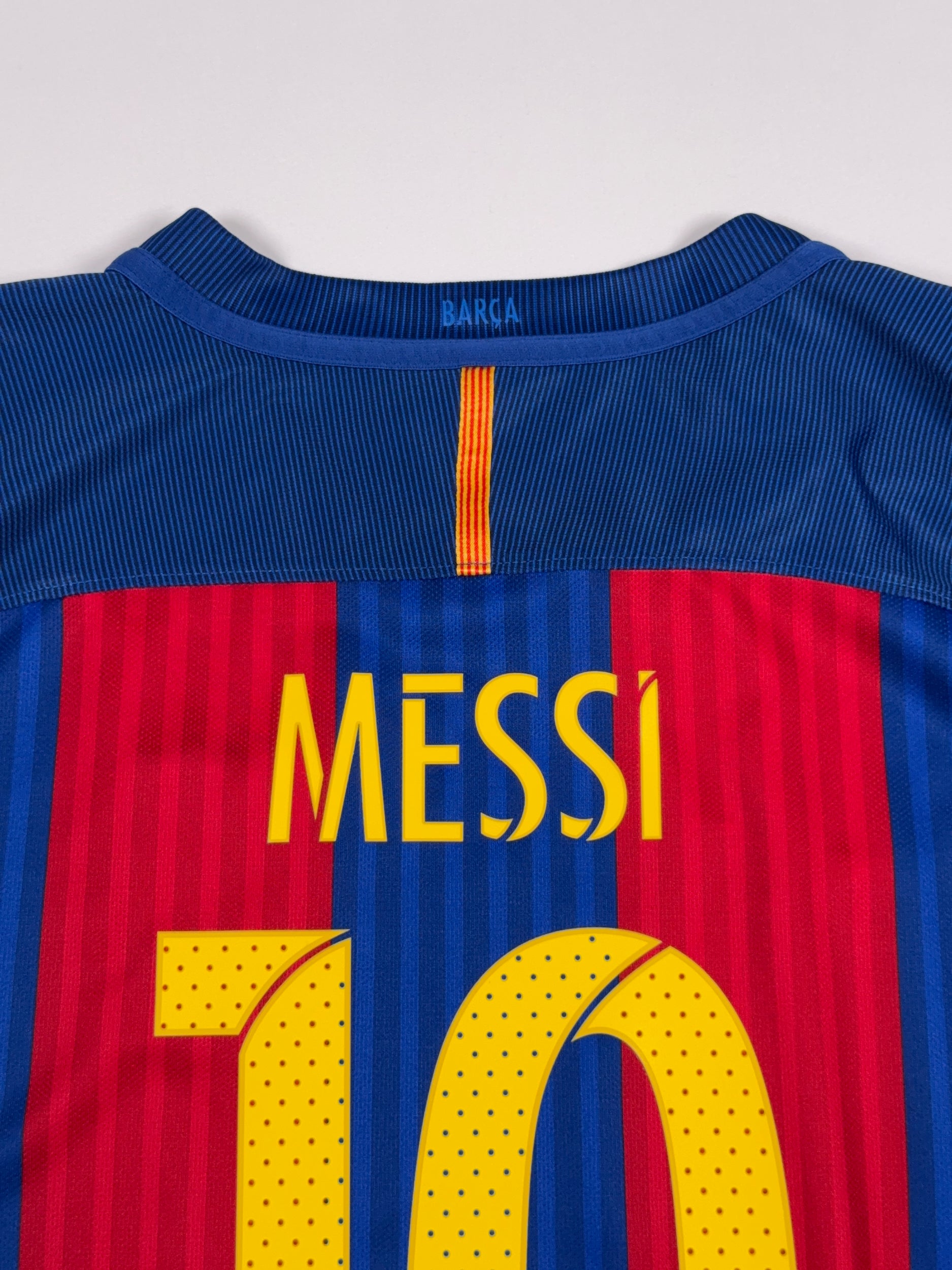 Barcelona 2016/17 Lionel Messi #10 Home Shirt - XL