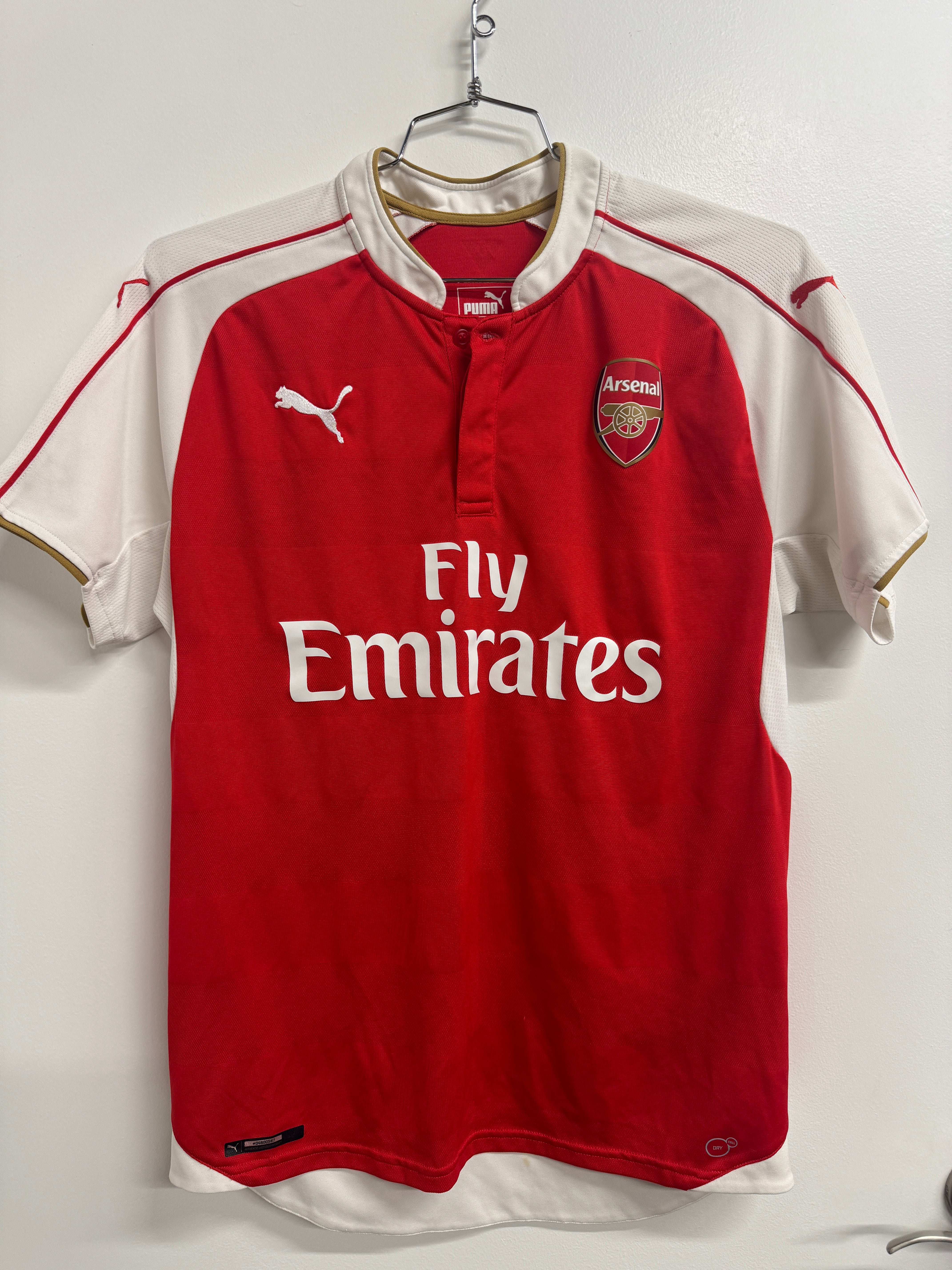 Arsenal 2015/16 Home Shirt | Retro Screamers