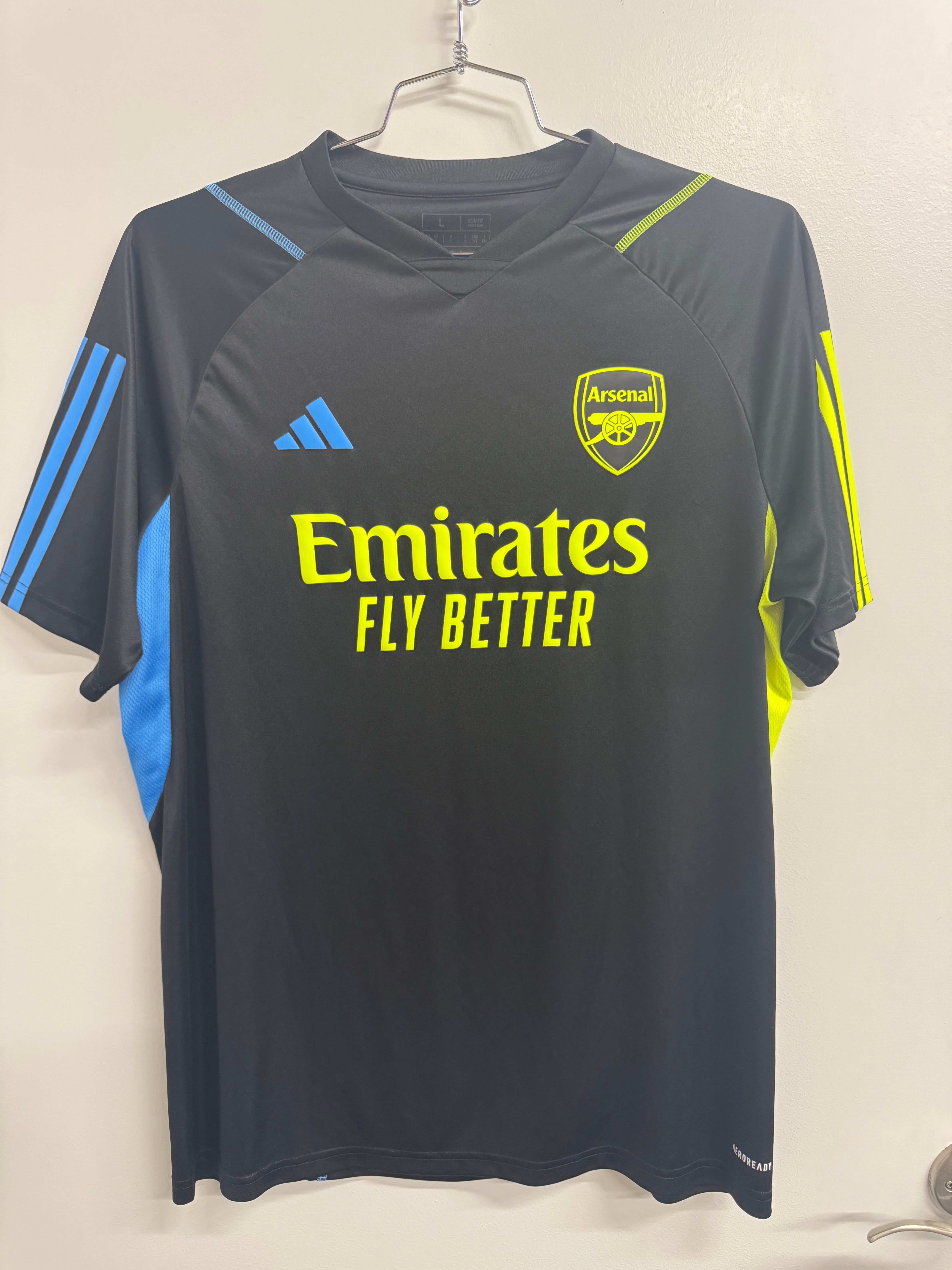 Arsenal 2023 Training Shirt - L