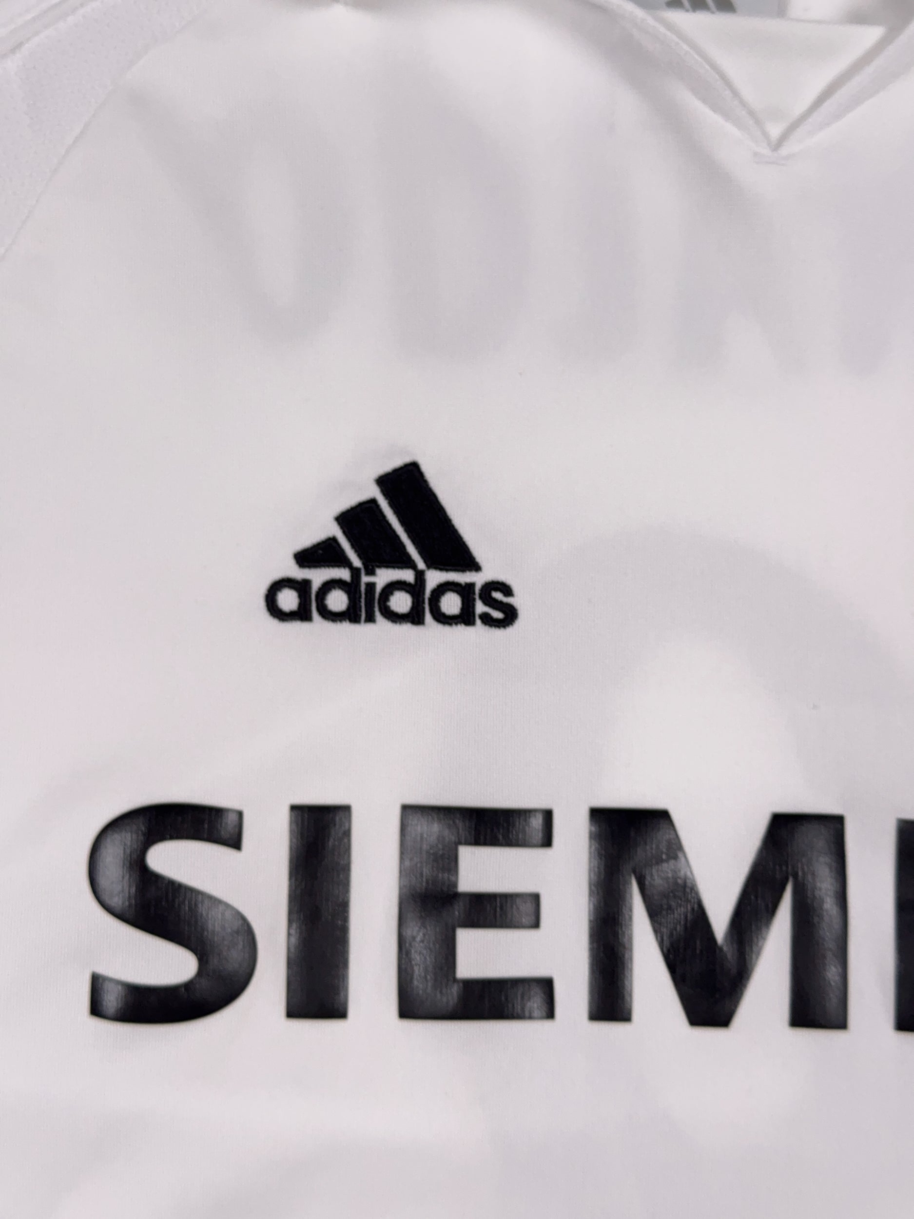 Real Madrid 2005/06 Ronaldo #9 Home Shirt - S