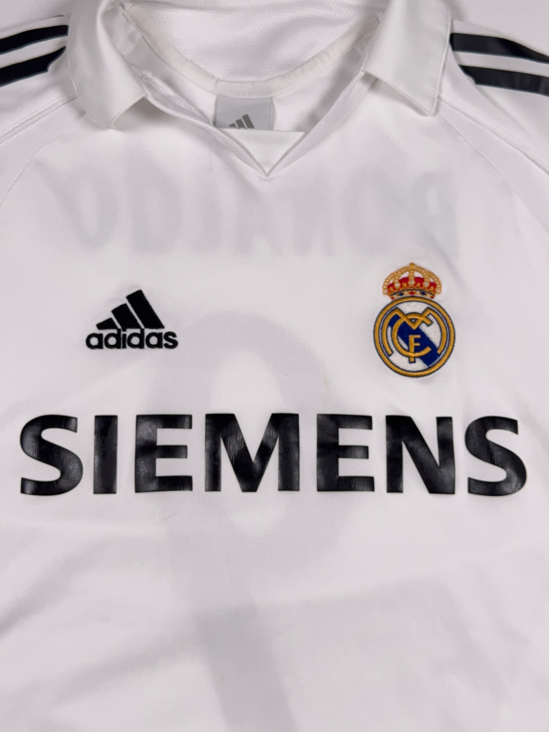 Real Madrid 2005/06 Ronaldo #9 Home Shirt - S